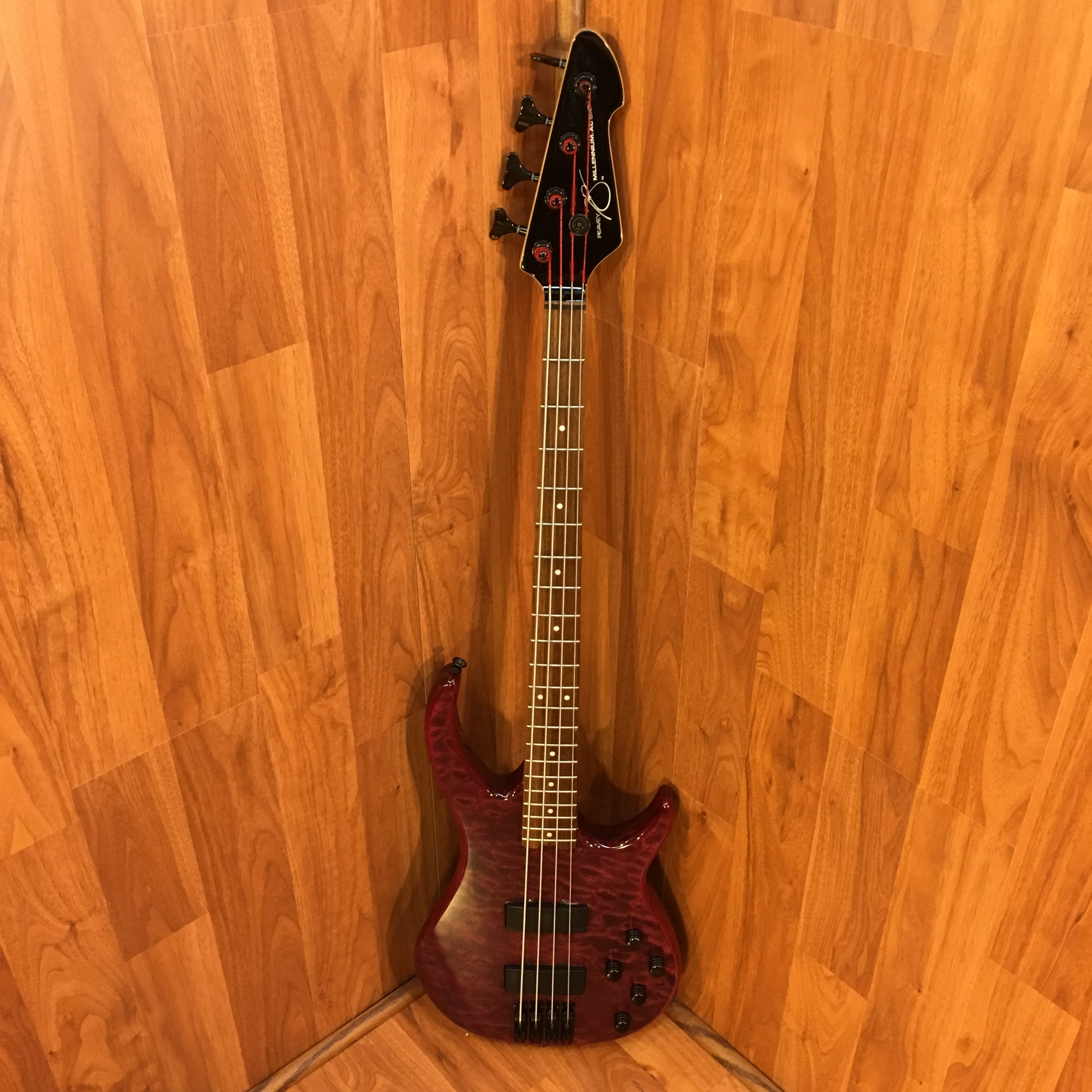 ** Peavey Millinnium ACBXP Bass