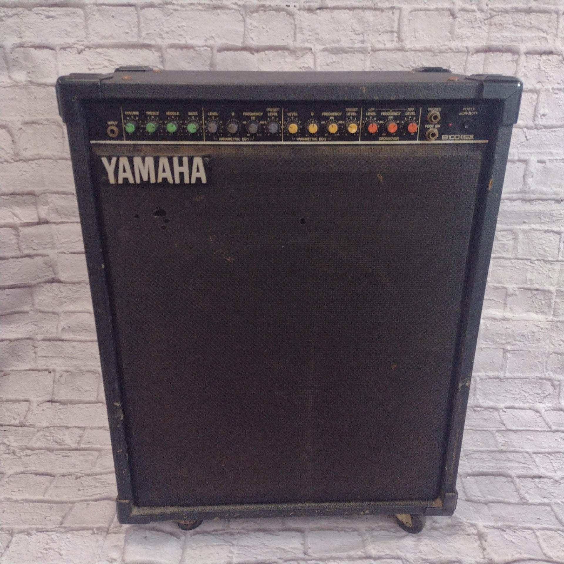 ベースアンプ（YAMAHA B100-115Ⅲ）（Yamaha B100 115 III Bass