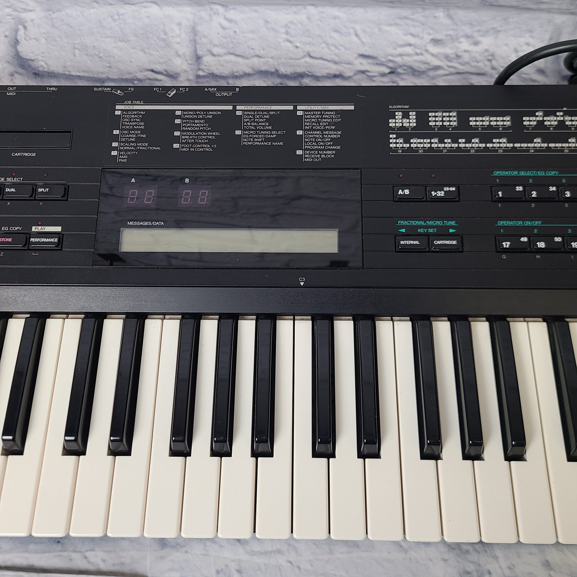 Vintage 80's Yamaha DX7 II-D FM Synth
