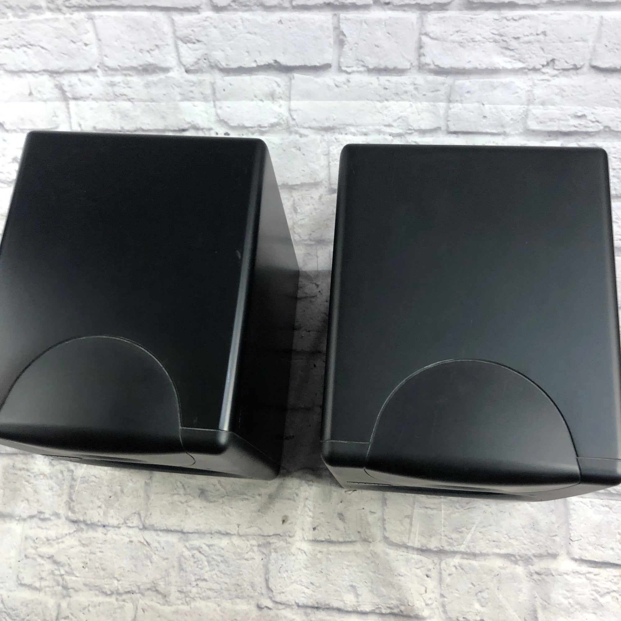 Mackie MR8 Studio Monitor Pair