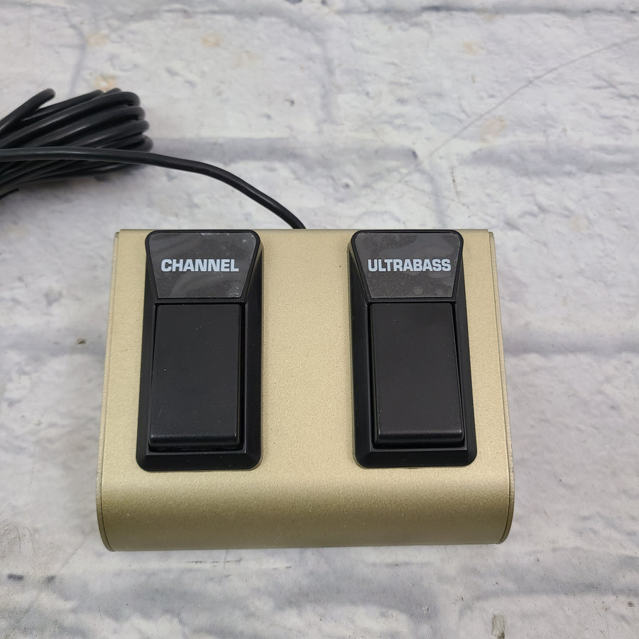 Behringer FS112B Two-Button Footswitch - Channel Ultrabass 1/4" TRS