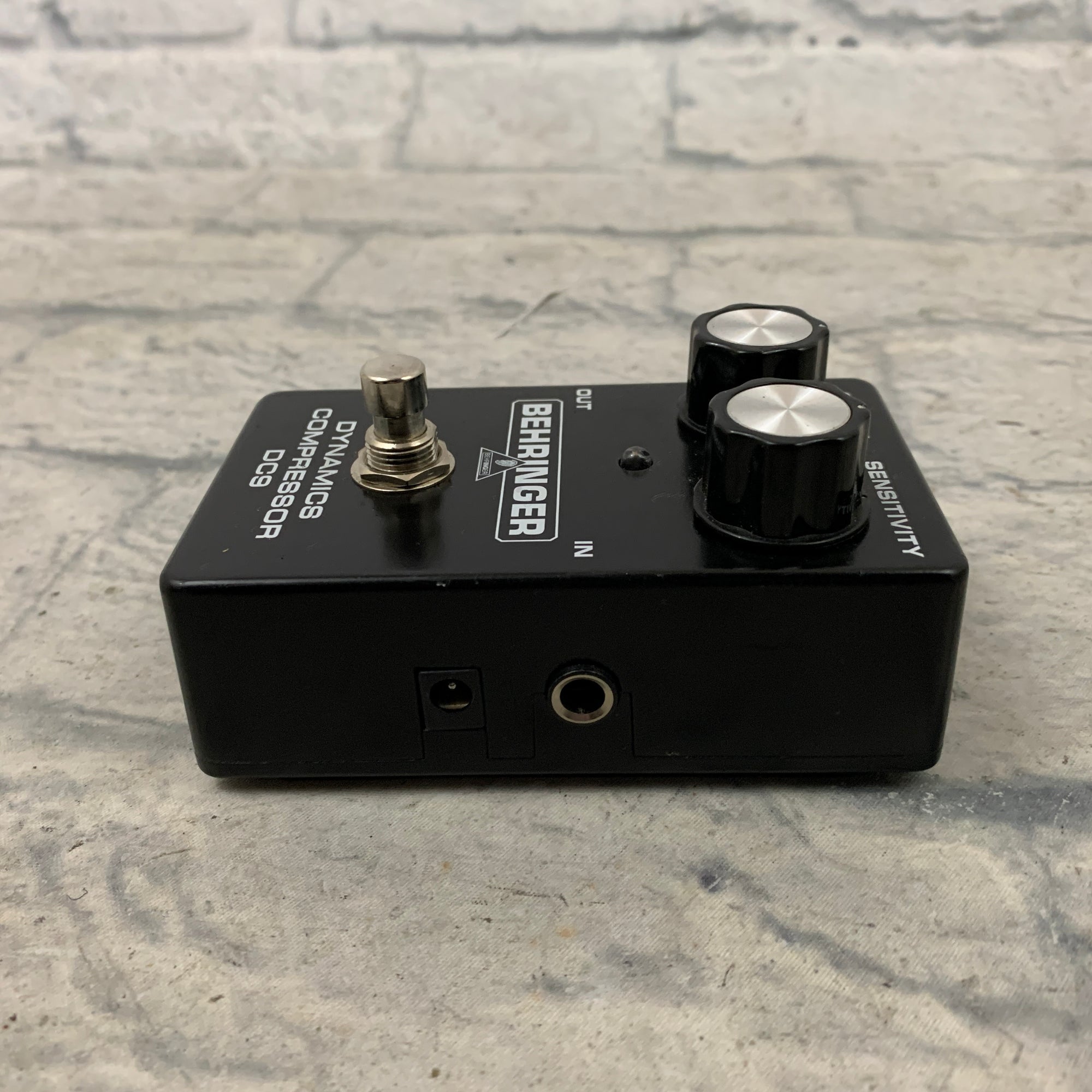behringer compressor pedal Behringer DC9 Dynamics Compressor Pedal