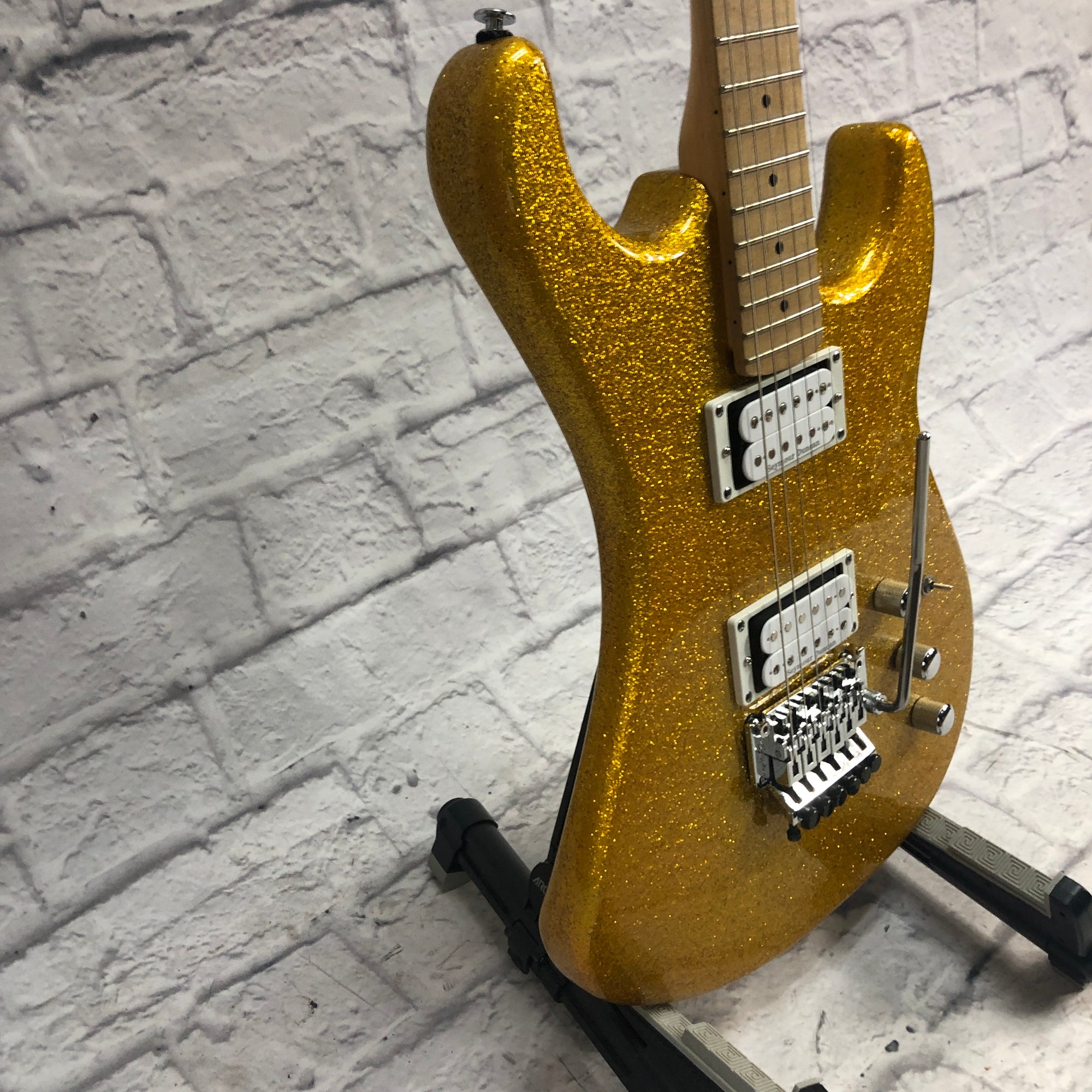 Kramer Limited Edition Pacer Gold Sparkle - Evolution Music