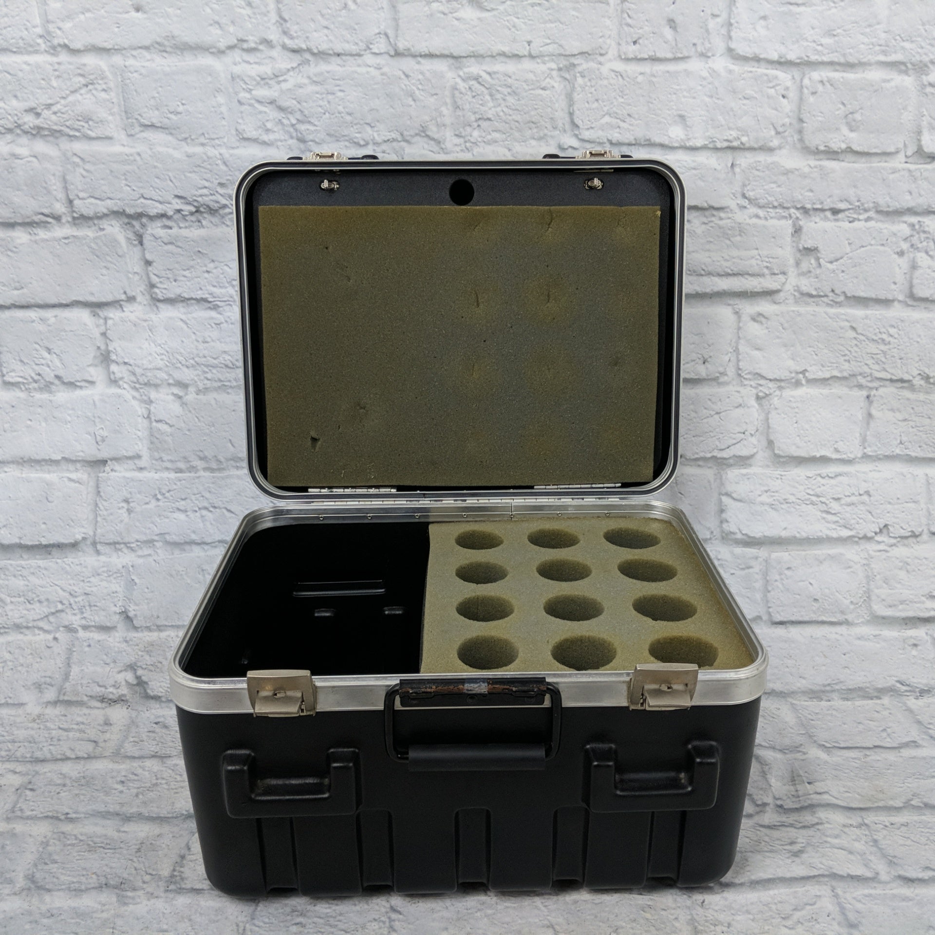 SKB 1200 microphone case