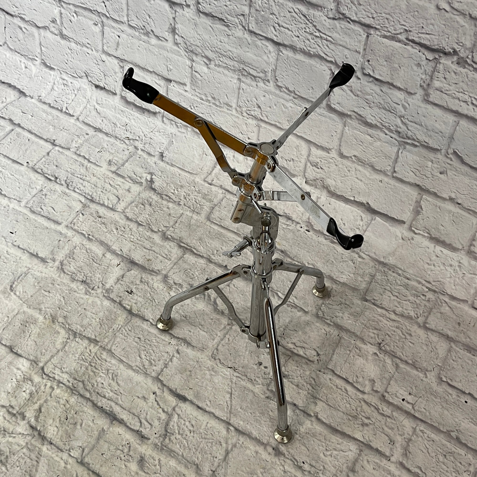 Vintage Ludwig Atlas Swivel Feet Snare Stand