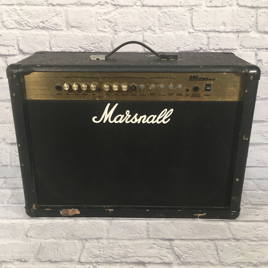 Marshall MG Series 250DFX 100w Stereo Combo Amp (broken knobs)