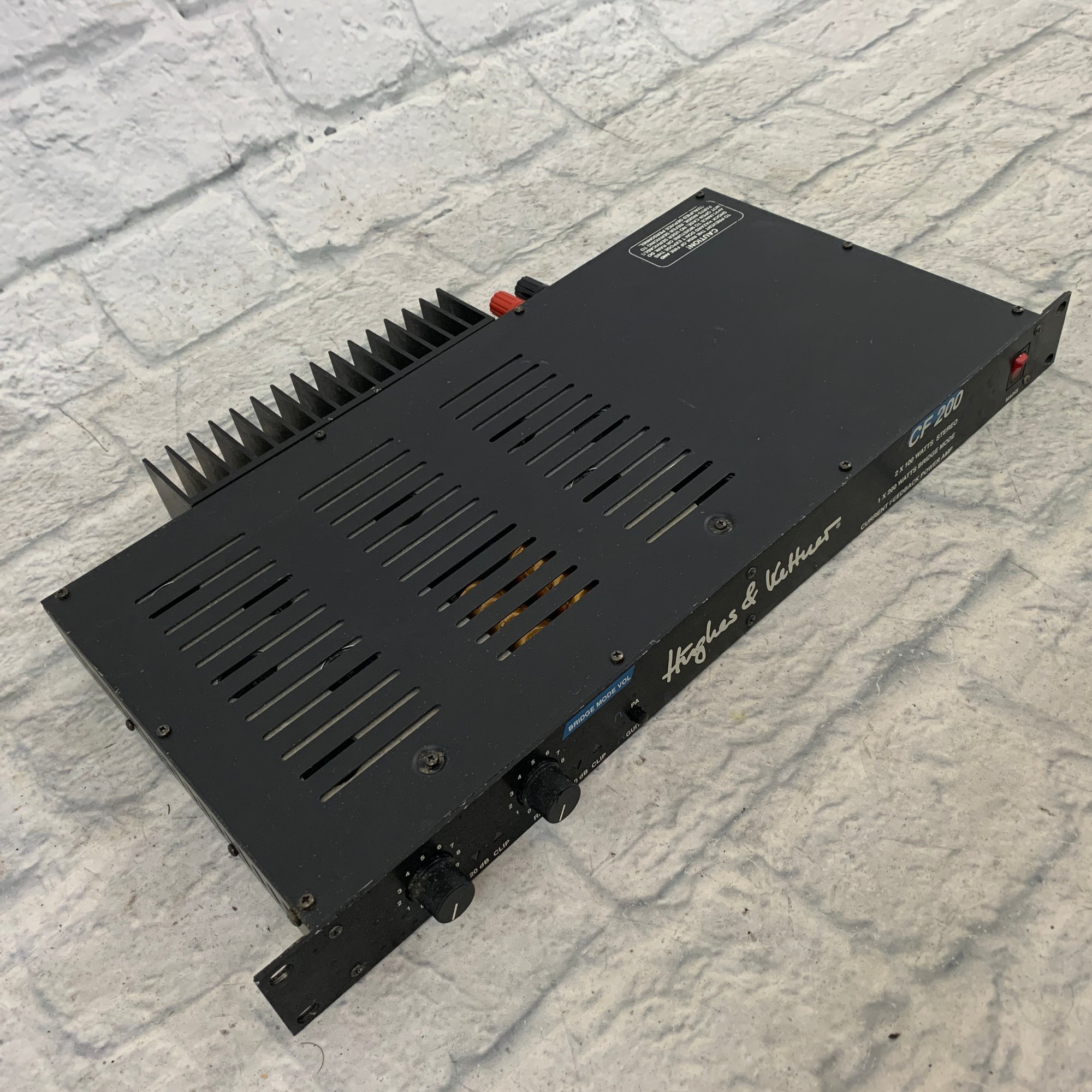 Hughes & Kettner CF 200 Stereo Rackmount Power Amp