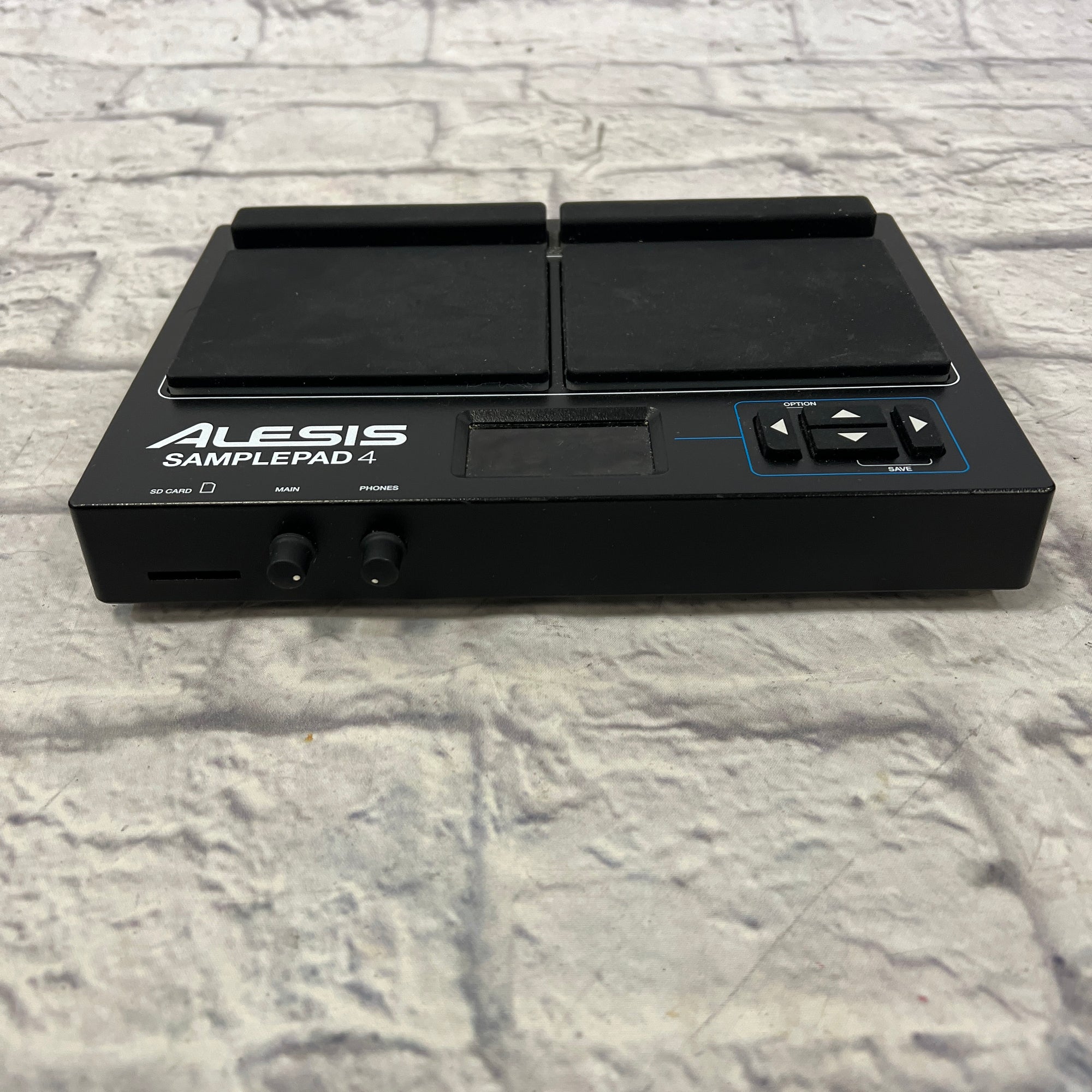 Amazon.com: Alesis Sample Pad 4 + Module Mount - Percussion