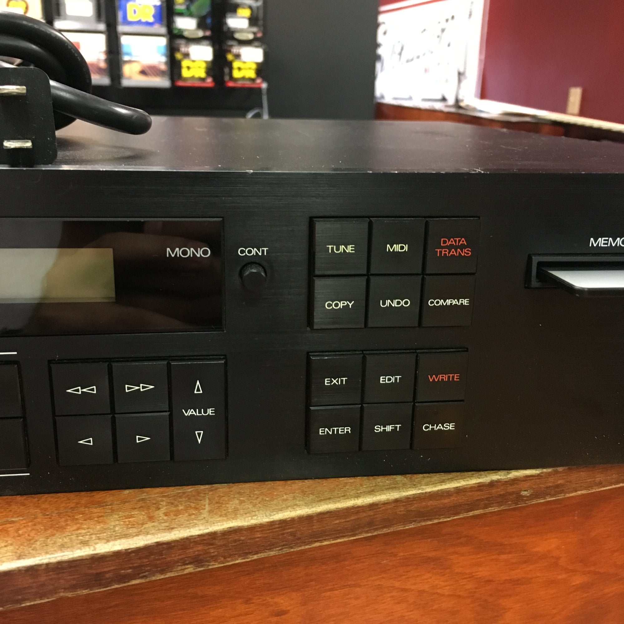 Roland D-550 Rack Synthesizer w D50 Memory Card - Evolution