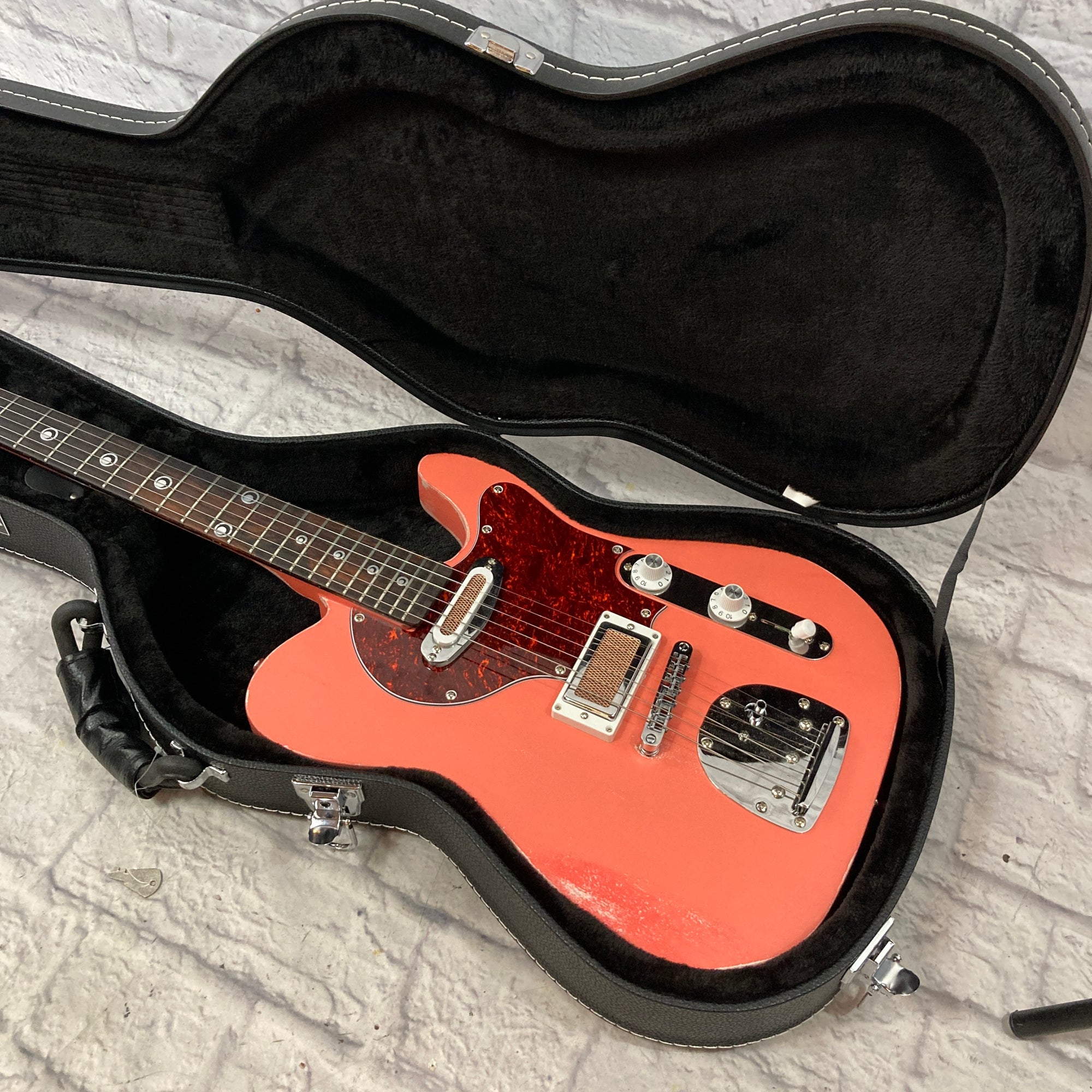 Harden Engineering Esmerelda Deluxe T-Style Pink Electric Guitar