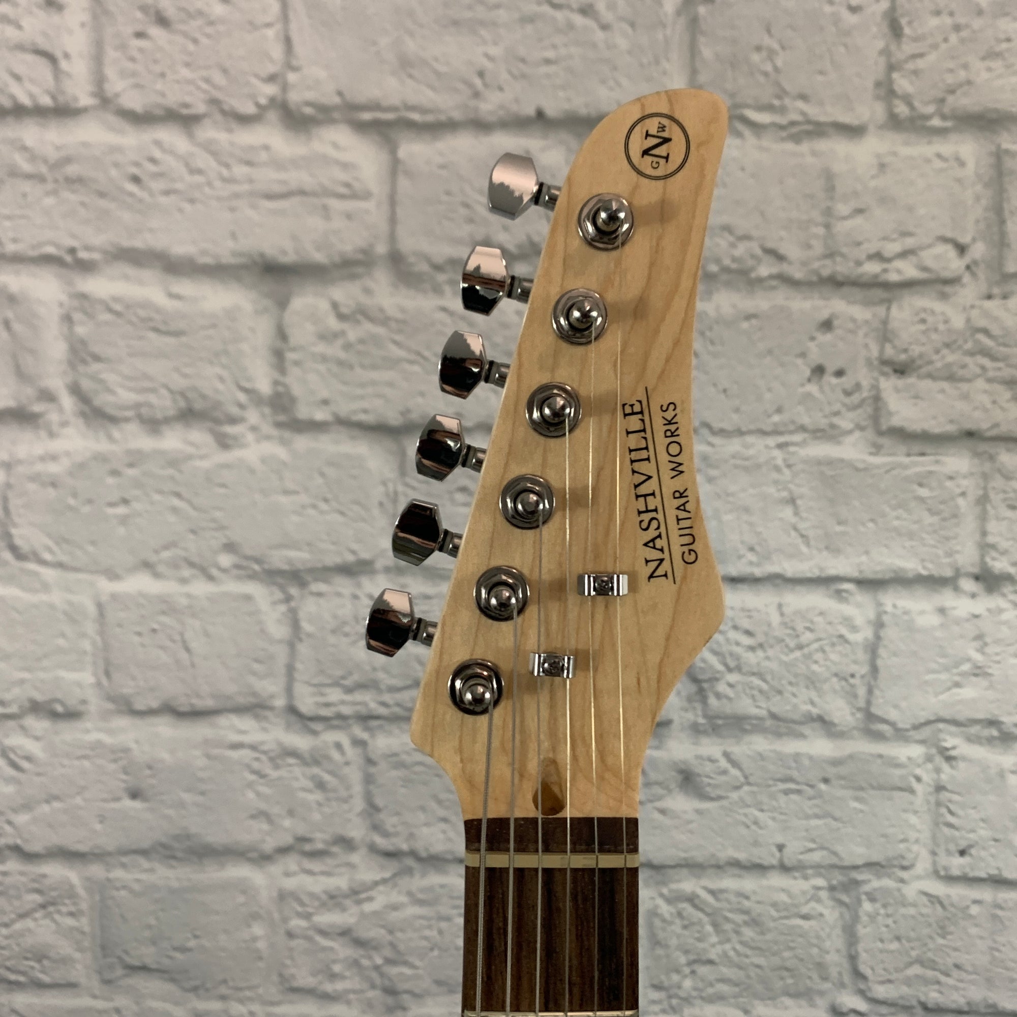 Nashville Guitar Works 130 Double Cutaway - Sunburst, Rosewood Fretboard
