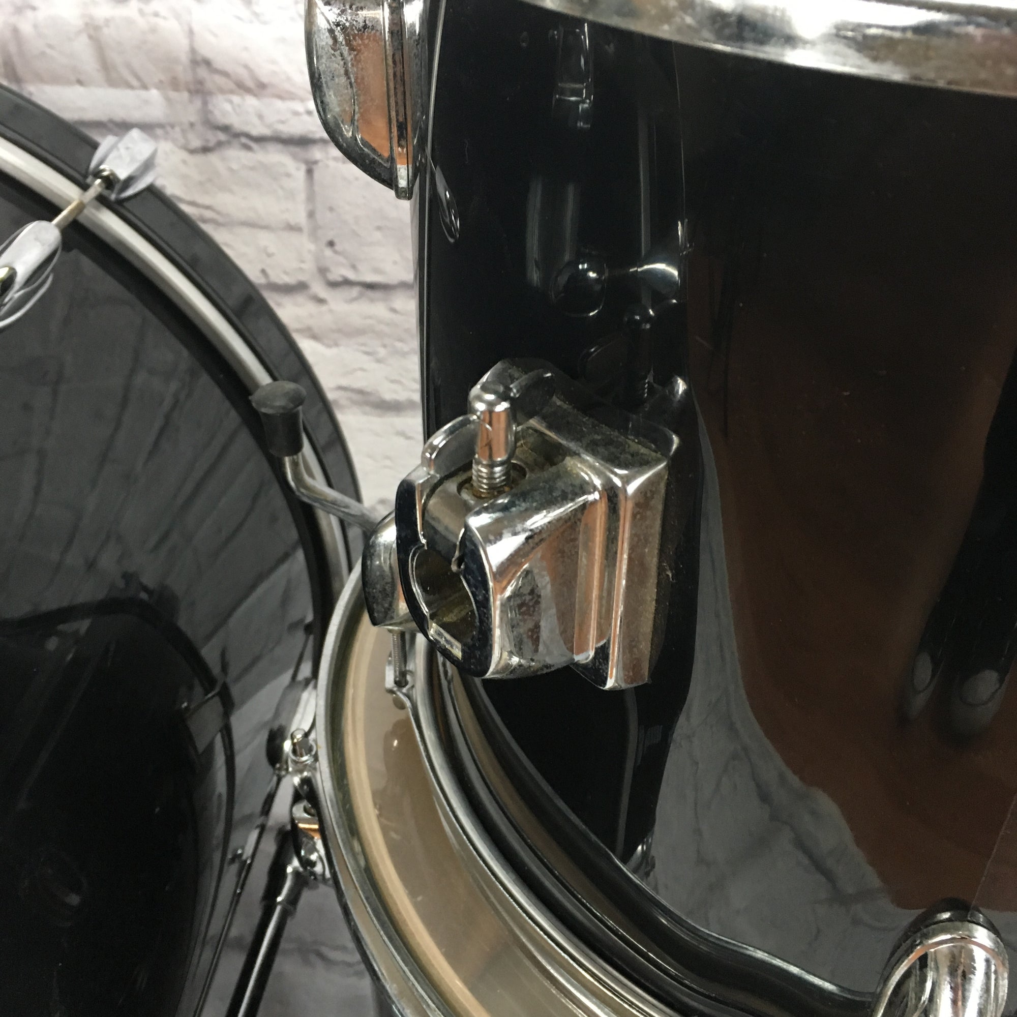 Unknown 4pc Black Drum Set