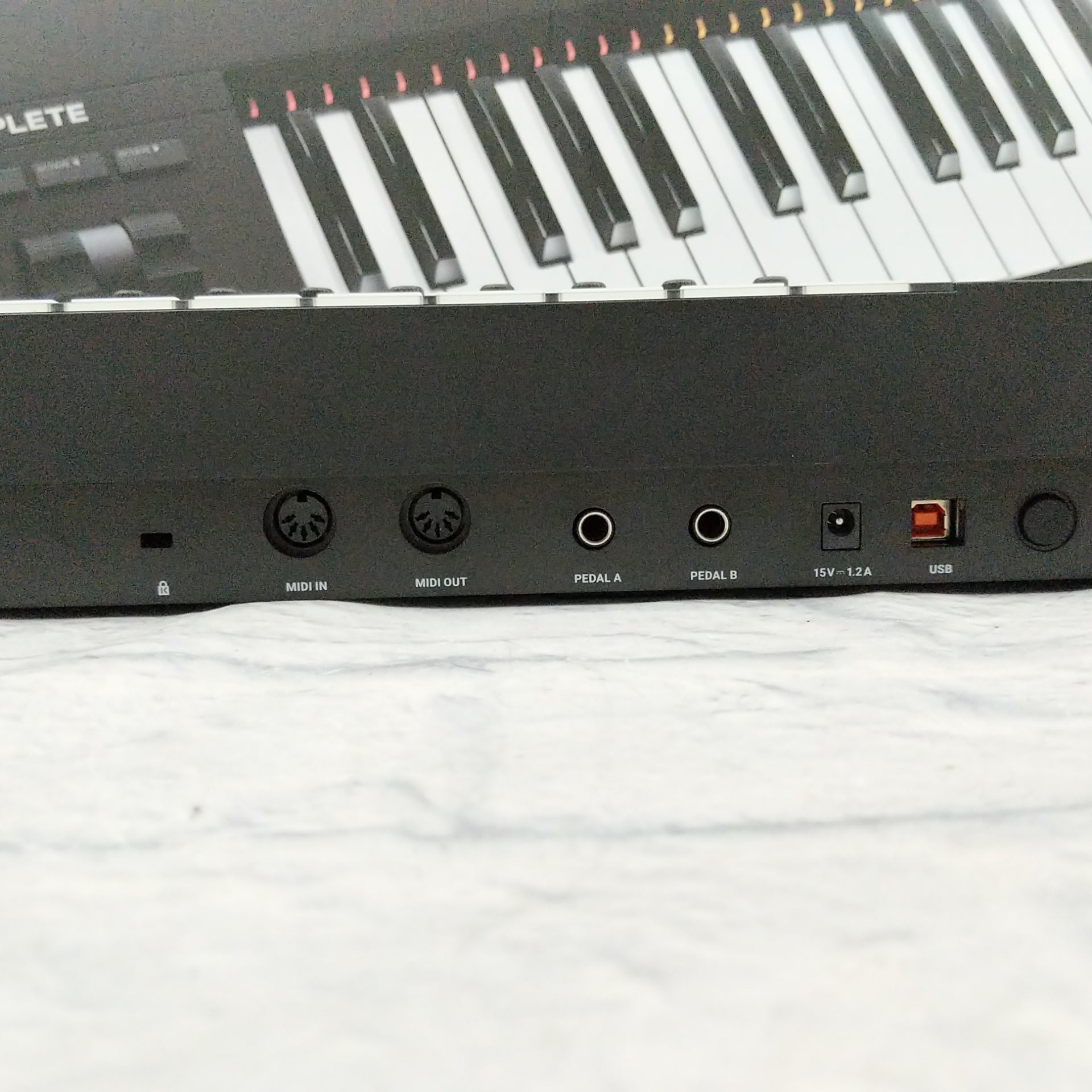 Native Instruments Komplete Kontrol S49 Smart Keyboard