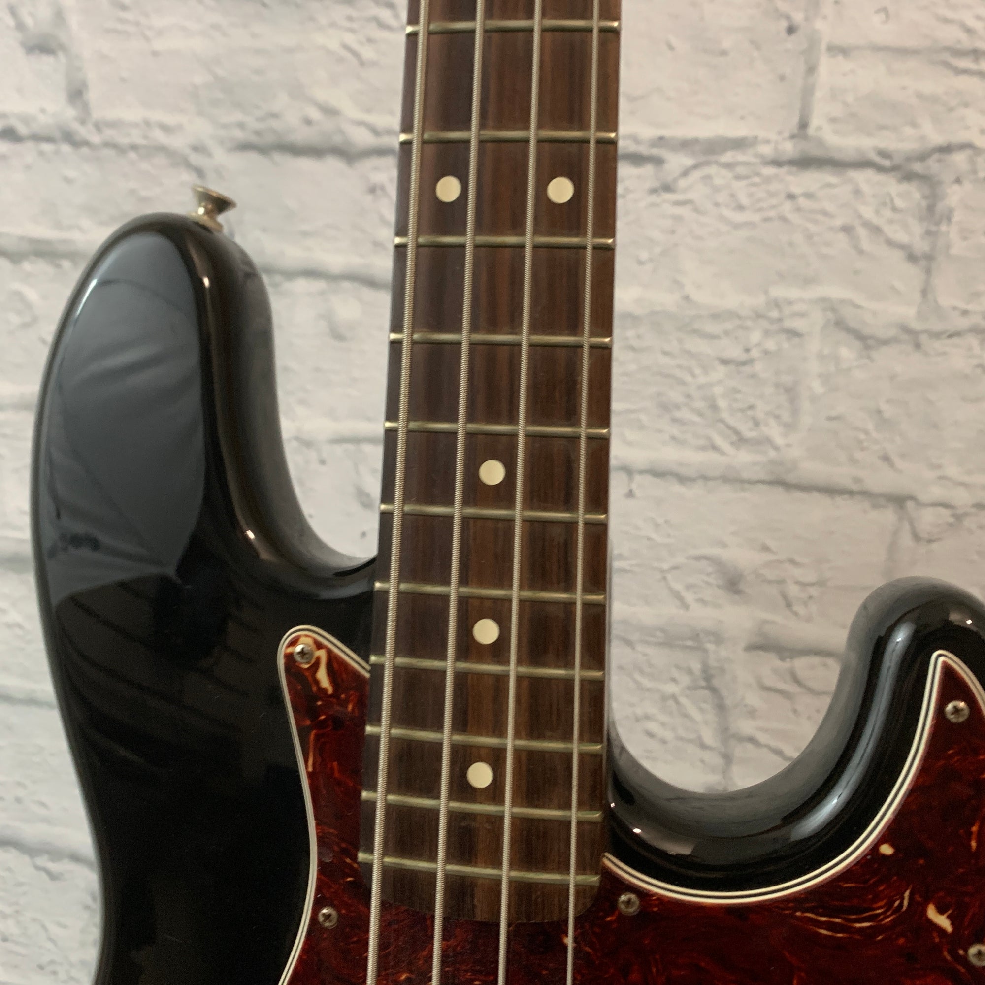 Fender MIM Jazz Bass 4 String Active Pickups