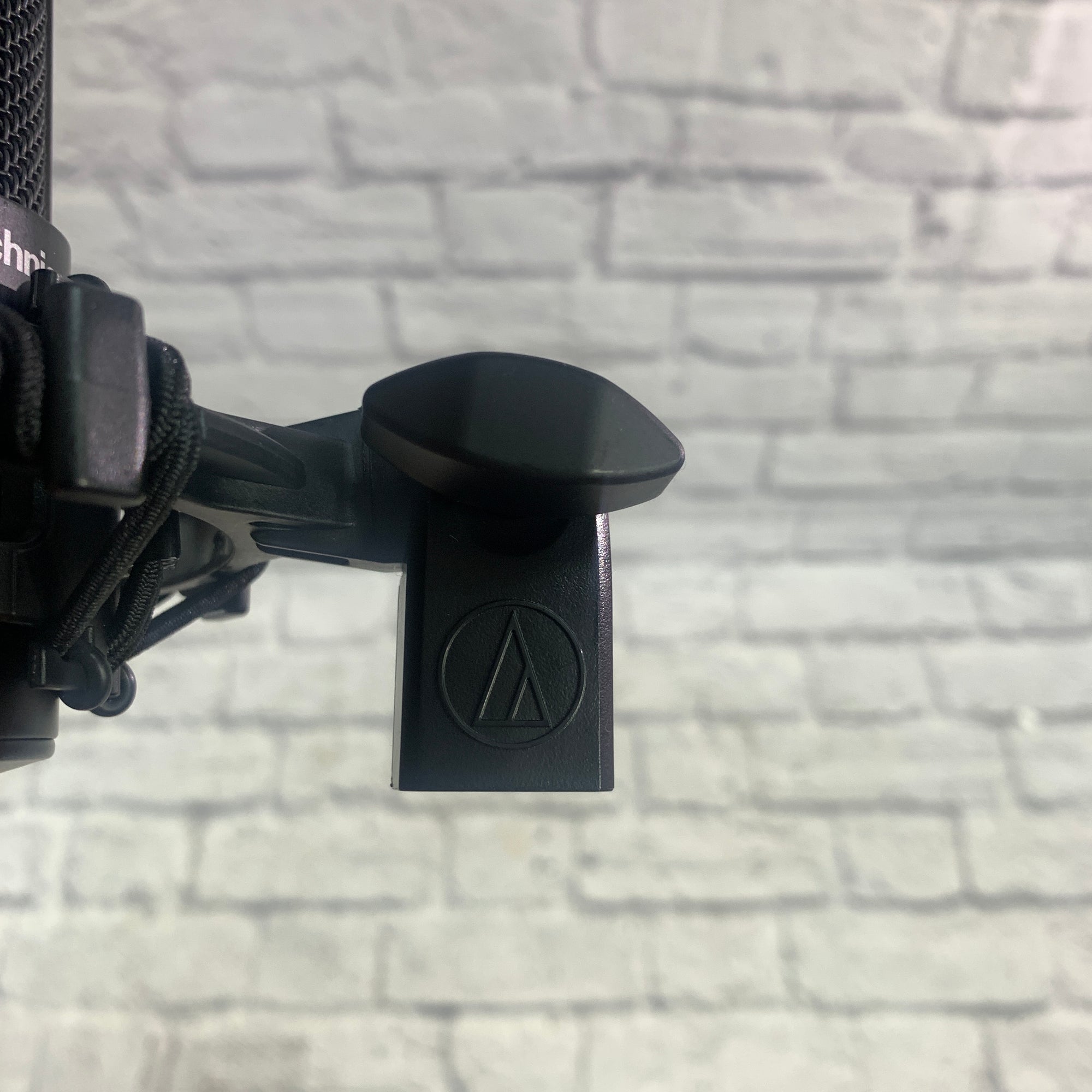 Audio Technica AT2035 Large Diaphram Condenser LDC Mic