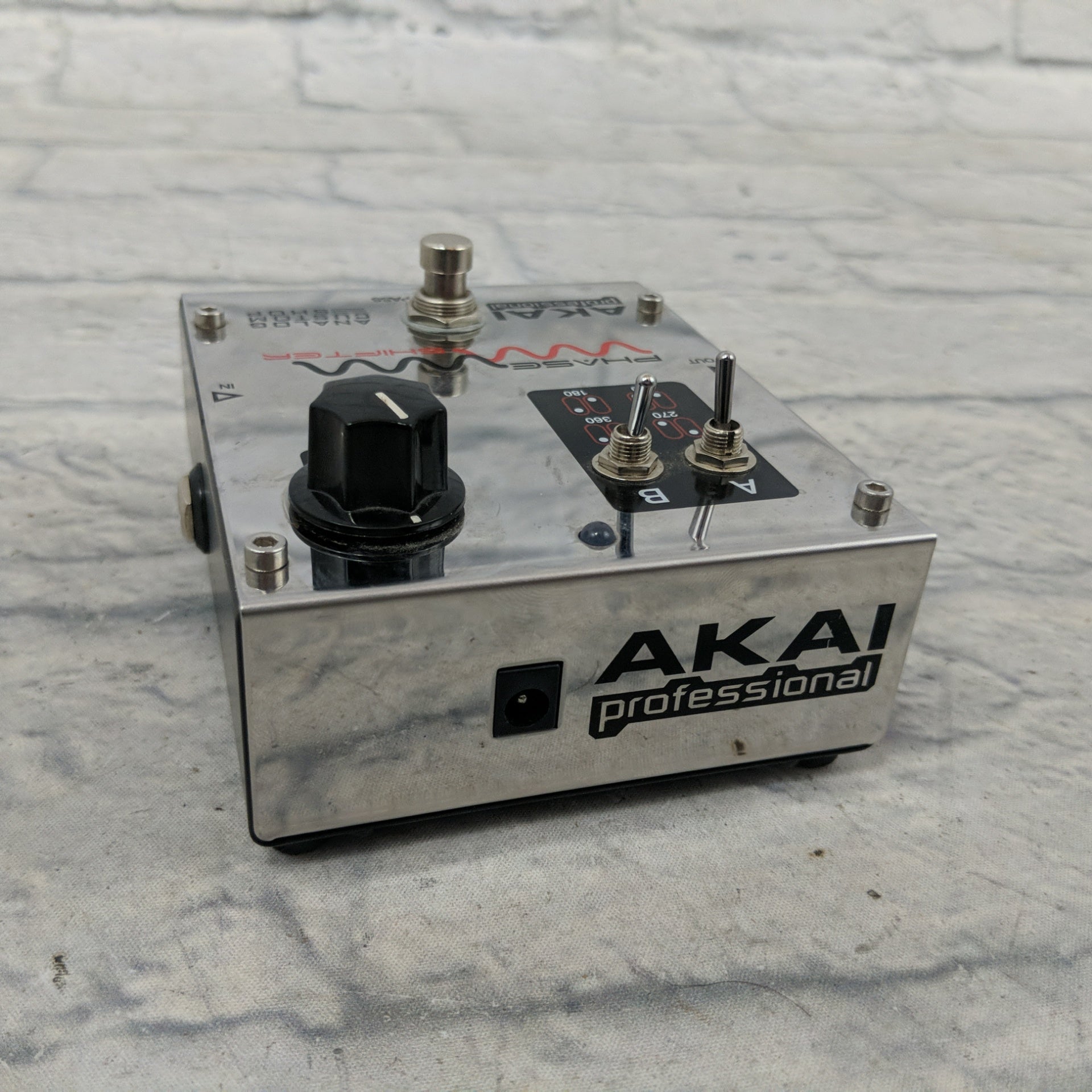 akai distortion pedal Akai Professional Analog Custom Shop Phase Shifter Pedal