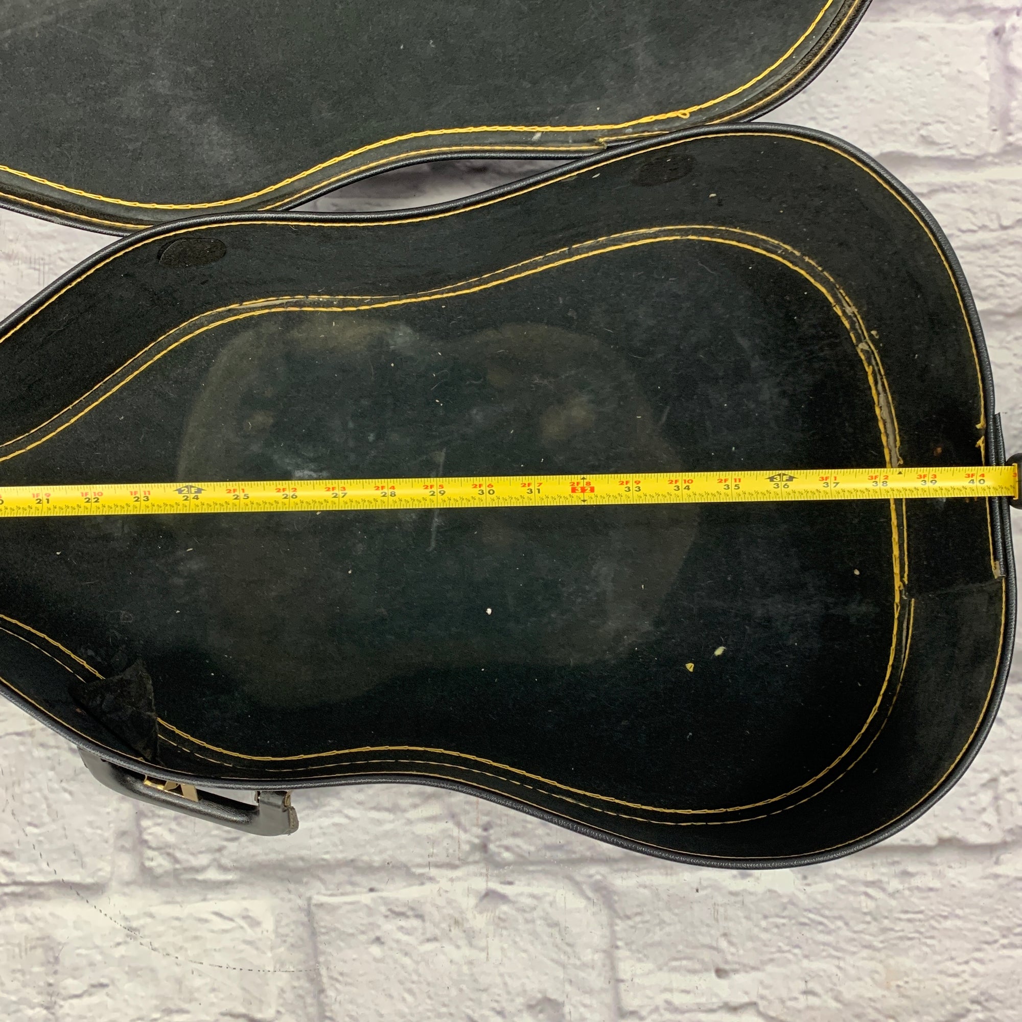 Unknown Acoustic/Classical Guitar Hard Case
