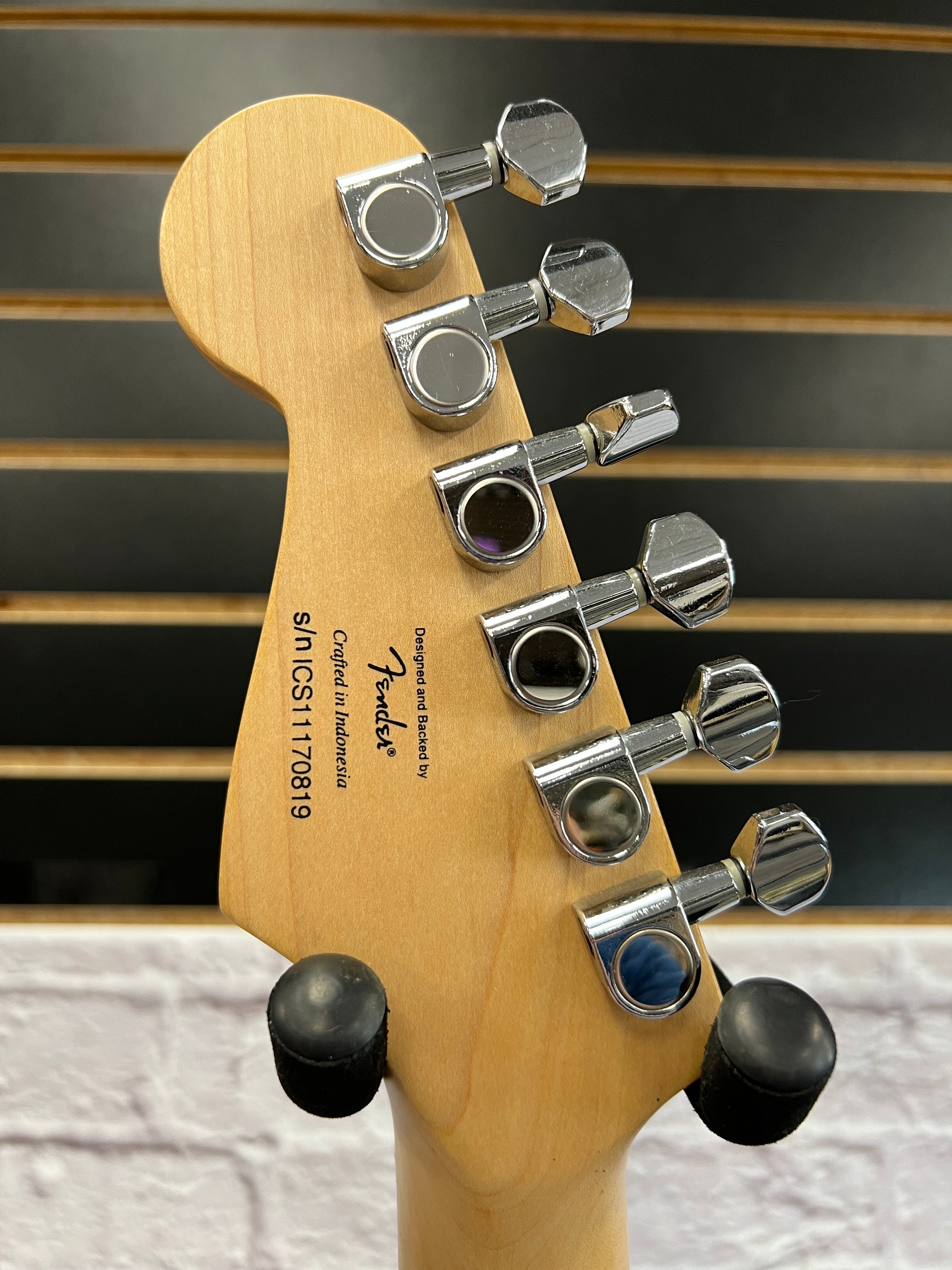 Squier Deluxe Stratocaster Daphne Blue Modified