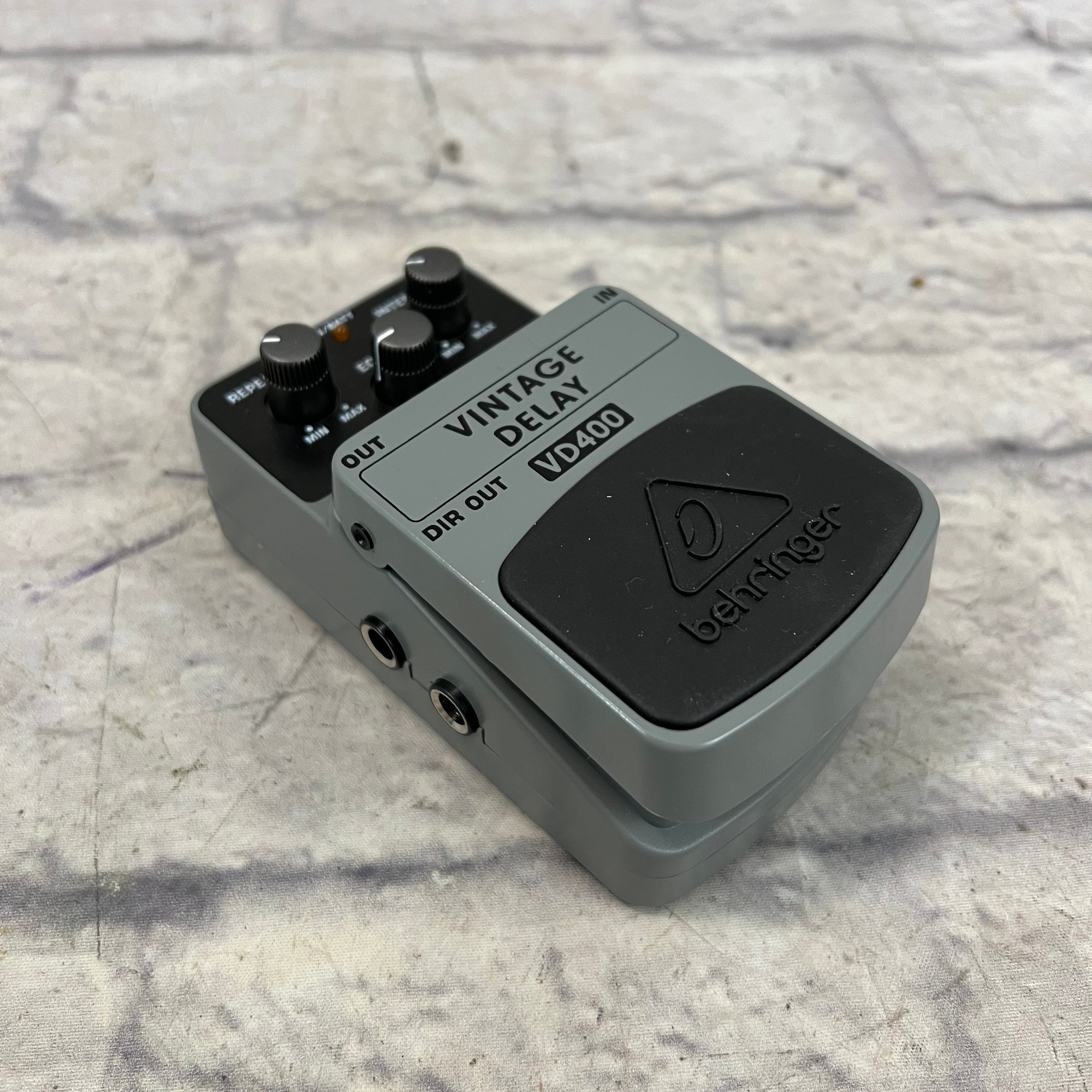 behringer vd400 vintage delay pedal Behringer VD400 Delay Pedal