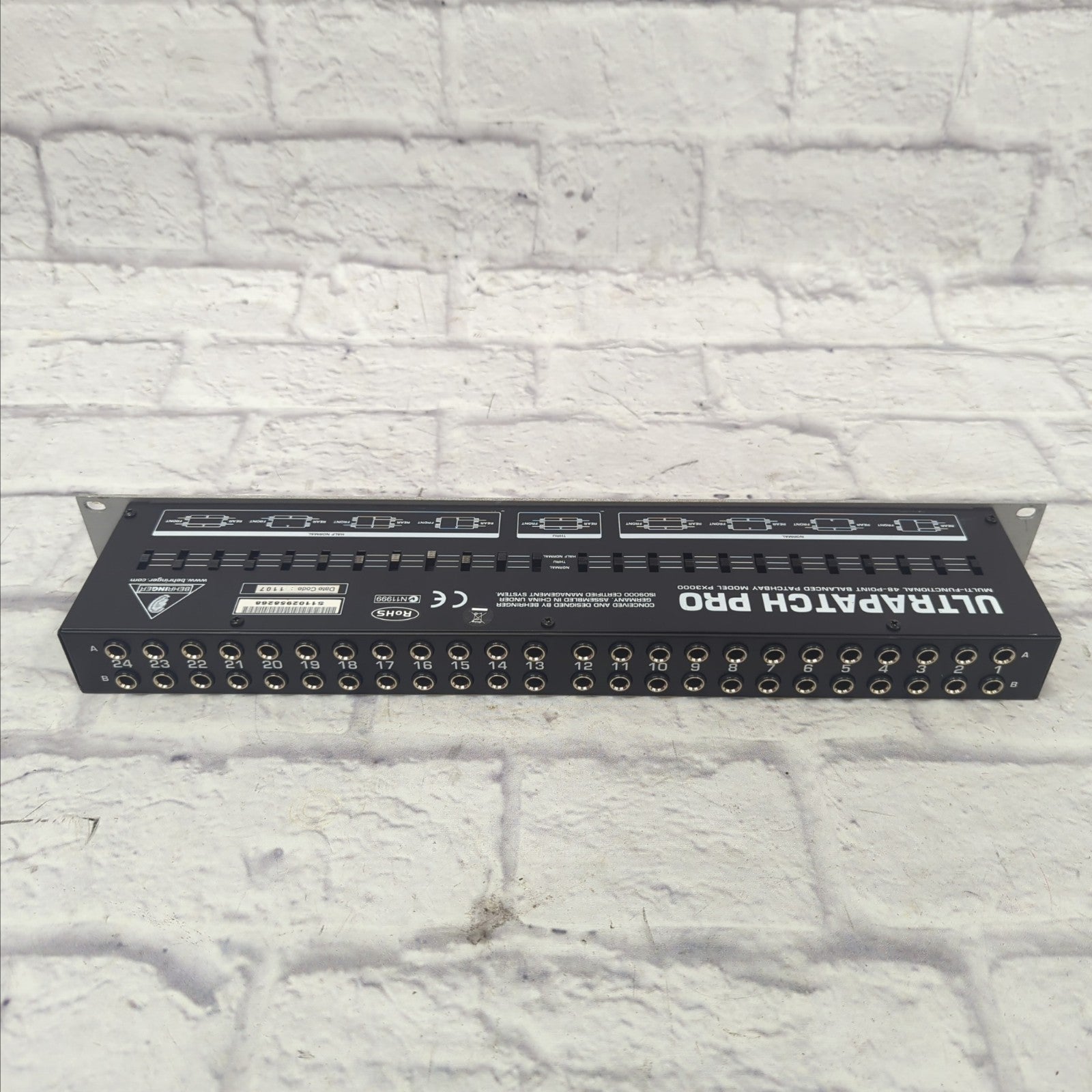 Long Patchbay Rack Behringer Ultra Patch Pro PX3000 Rack Patchbay - Evolution Music