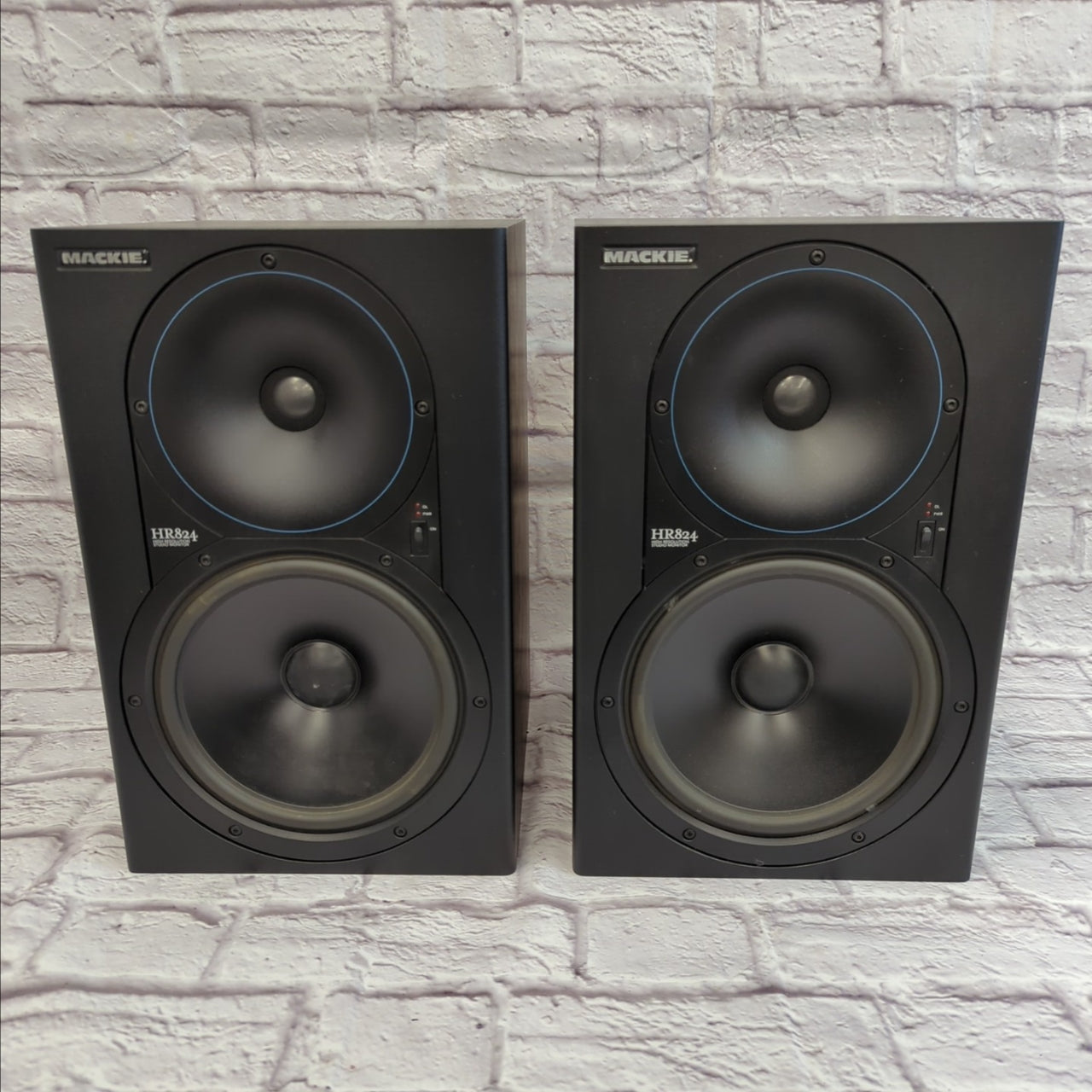 Mackie HR824 Active Studio Monitor Pair