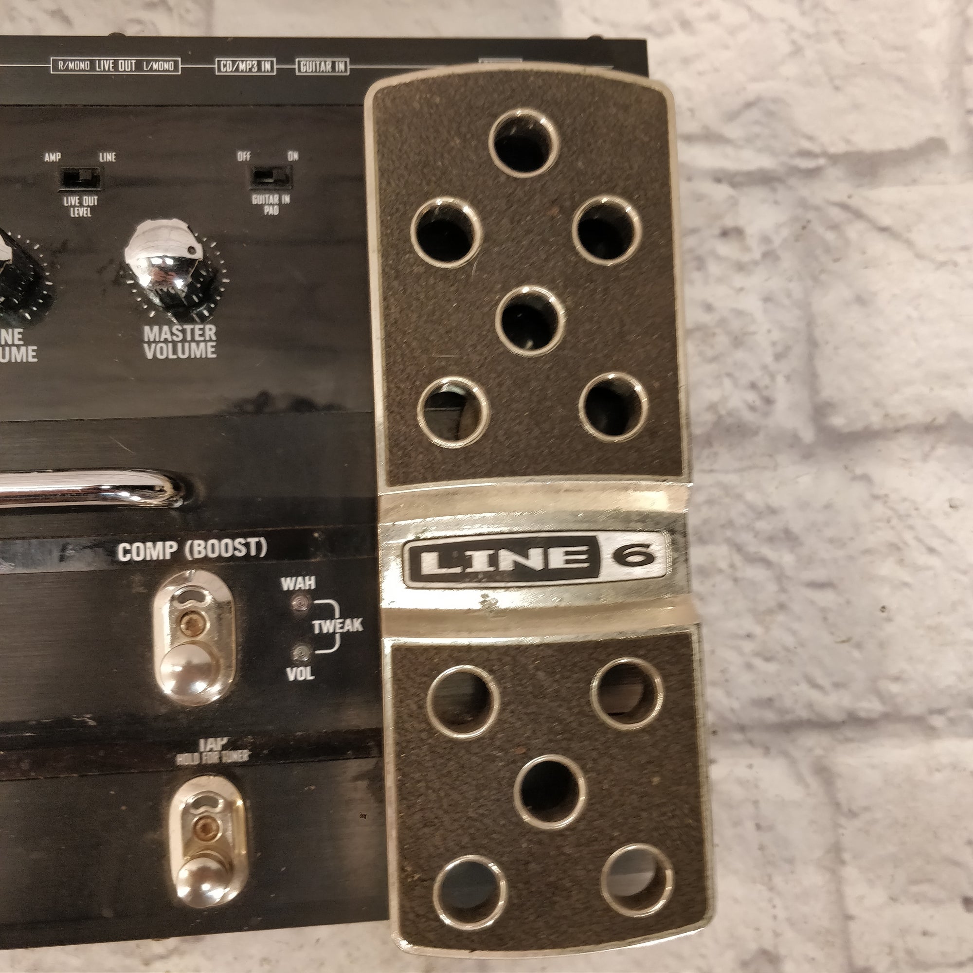 Line 6 POD X3 Live Multi FX w Case