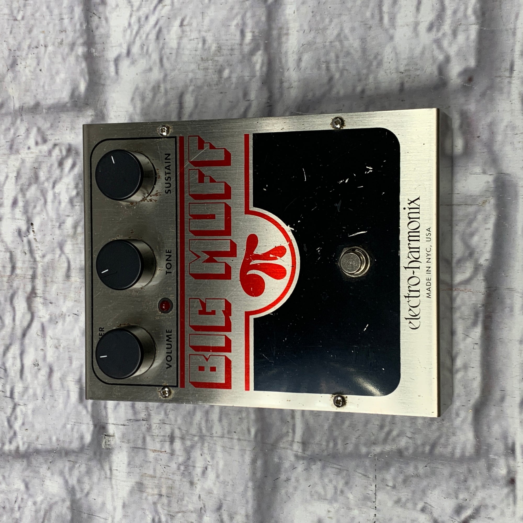 Electro Harmonix Big Muff Pi Fuzz Pedal