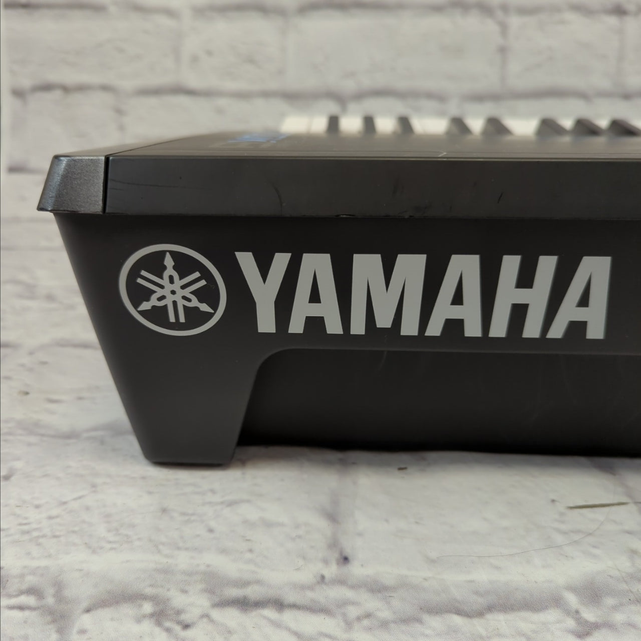 Yamaha Vintage EM150 6-Channel Powered Mixer with Spring Reverb