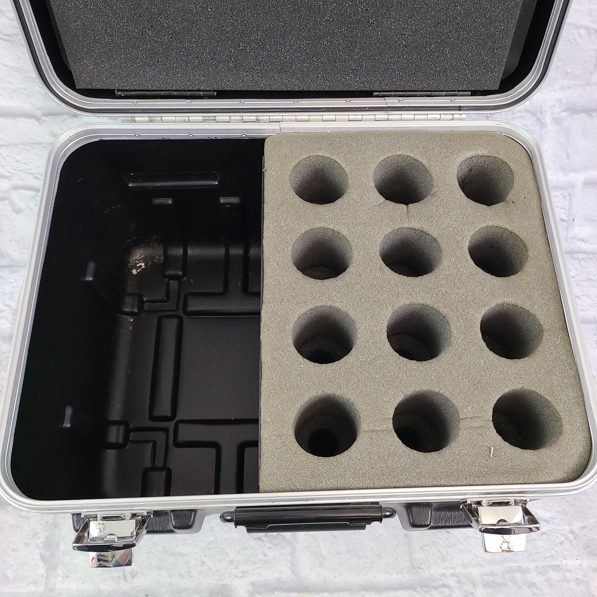 SKB 12 Microphone Hard Case