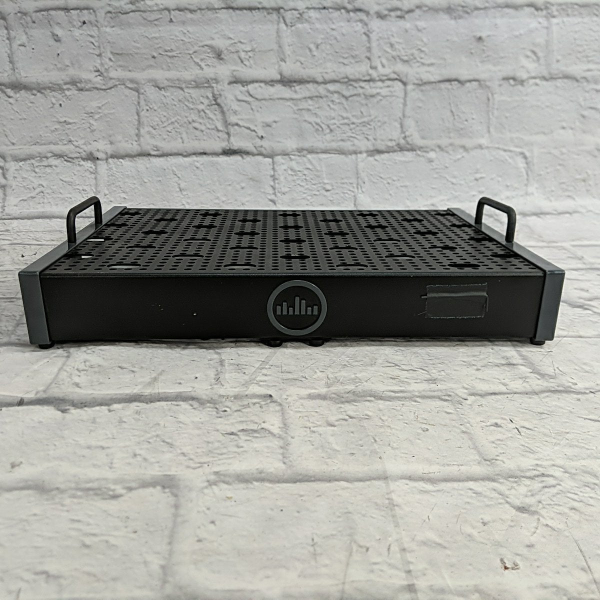 Temple Pedalboard with Eventide CIOKS Power Supply & LED Strip