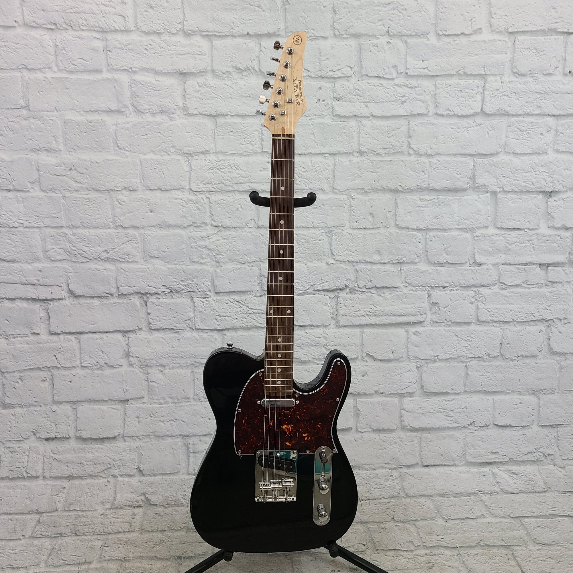 Nashville Guitar Works 120 Single Cutaway - Black, Rosewood Fretboard