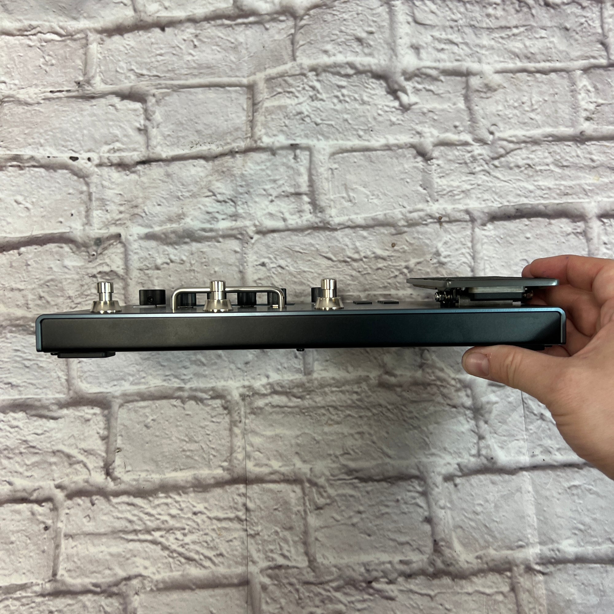 NuX MG-30 Versatile Modeler Guitar Processor