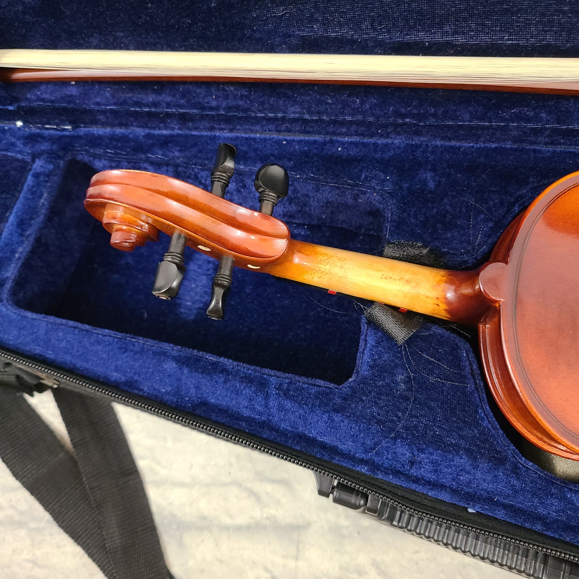 Maestro by Amati 1/10 Scale Violin w/ Bow & Case