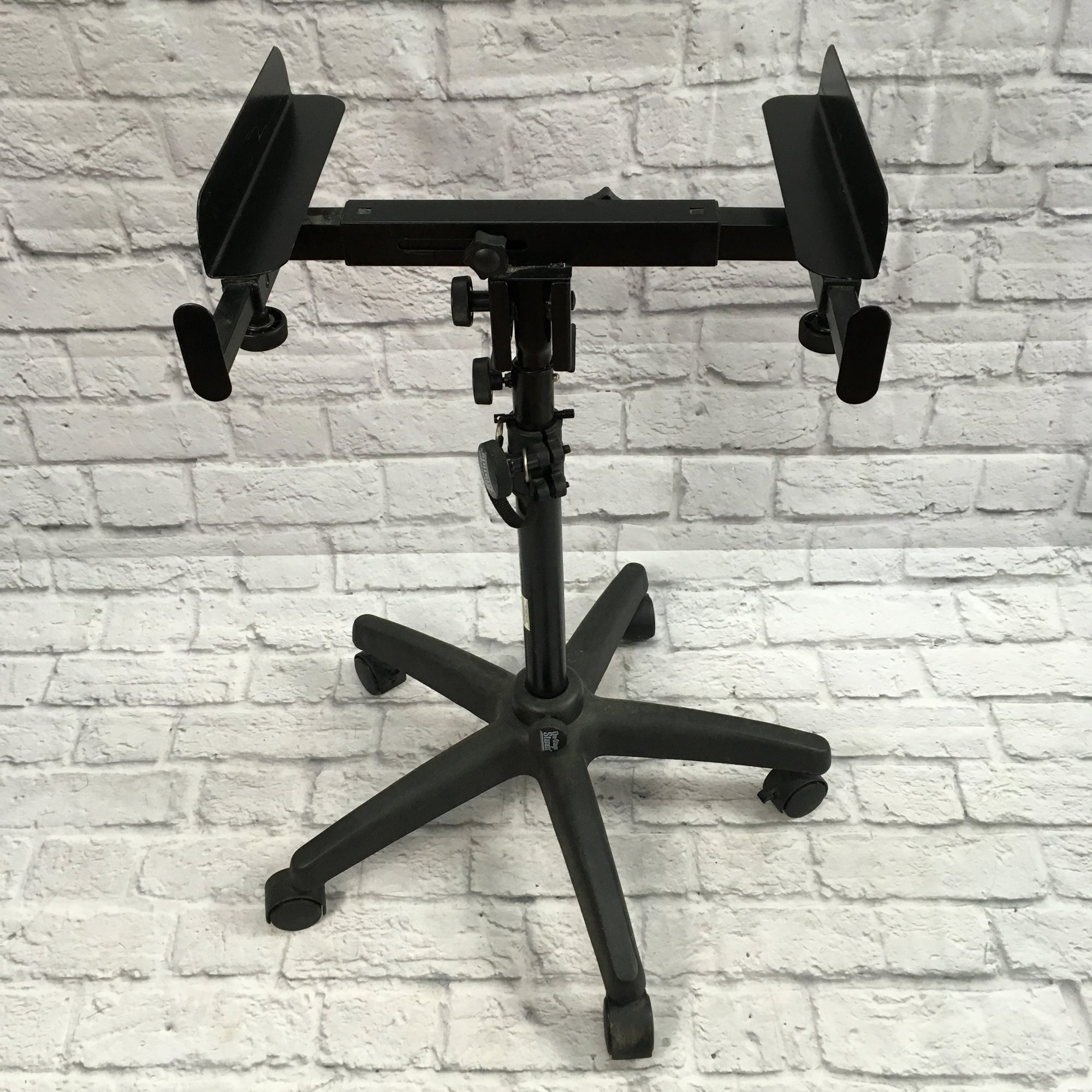 On-Stage Mix100 Rolling Mixer Stand