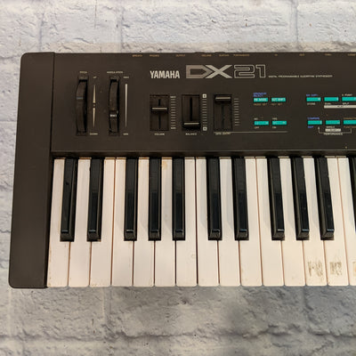 Yamaha DX21 61 Key Digital Synth Keyboard