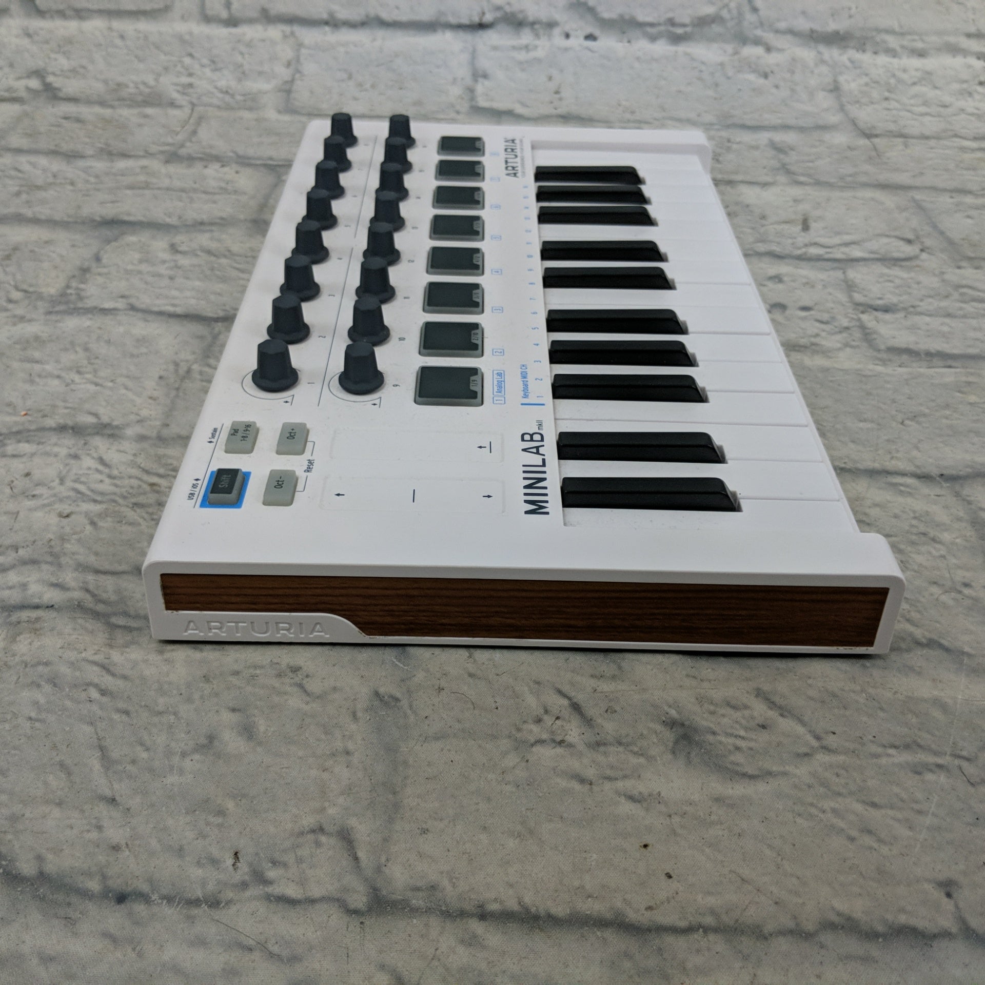Arturia Minilab MkII USB Midi Controller