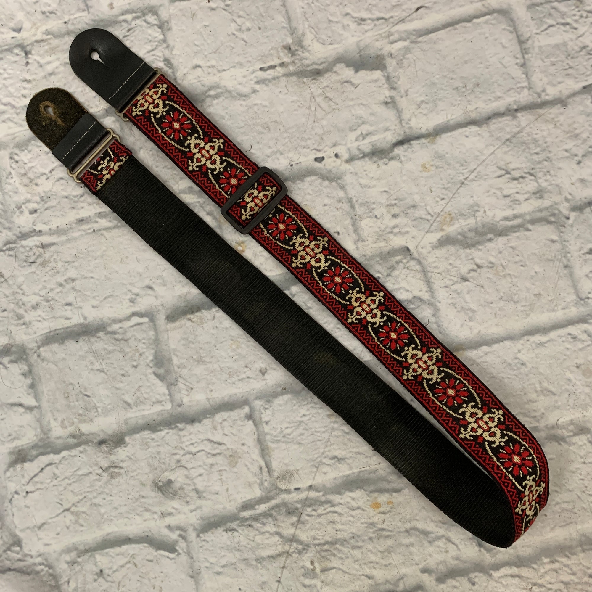 Red-and-White Woven Guitar Strap