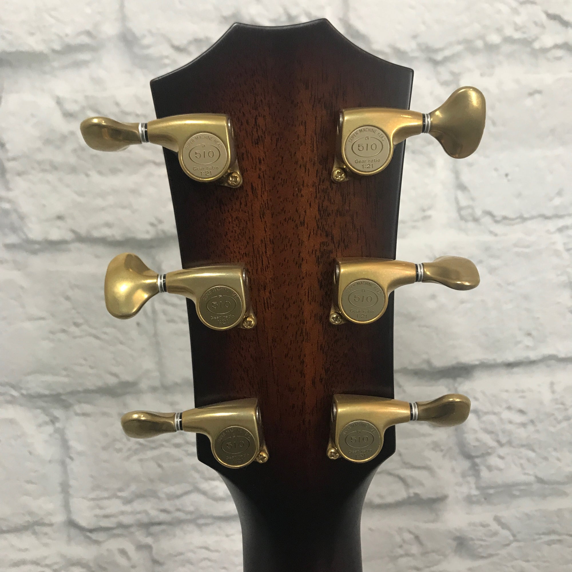 Taylor Builder's Edition 324ce V-Class Bracing Shaded Edgeburst With Case