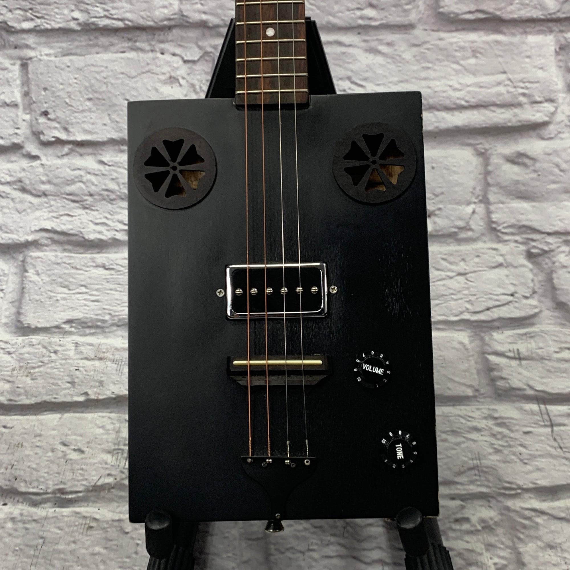 James Neligan Cigar Box Guitar w/ Gig Bag - Evolution Music