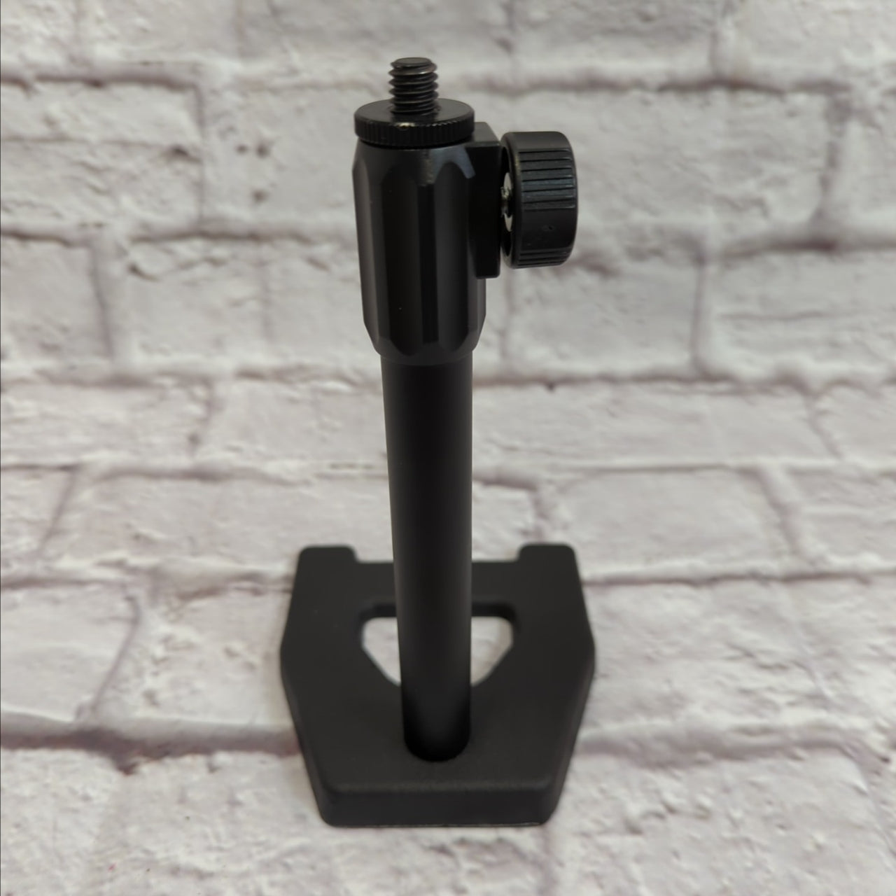 Unknown Weighted Straight Mic Stand