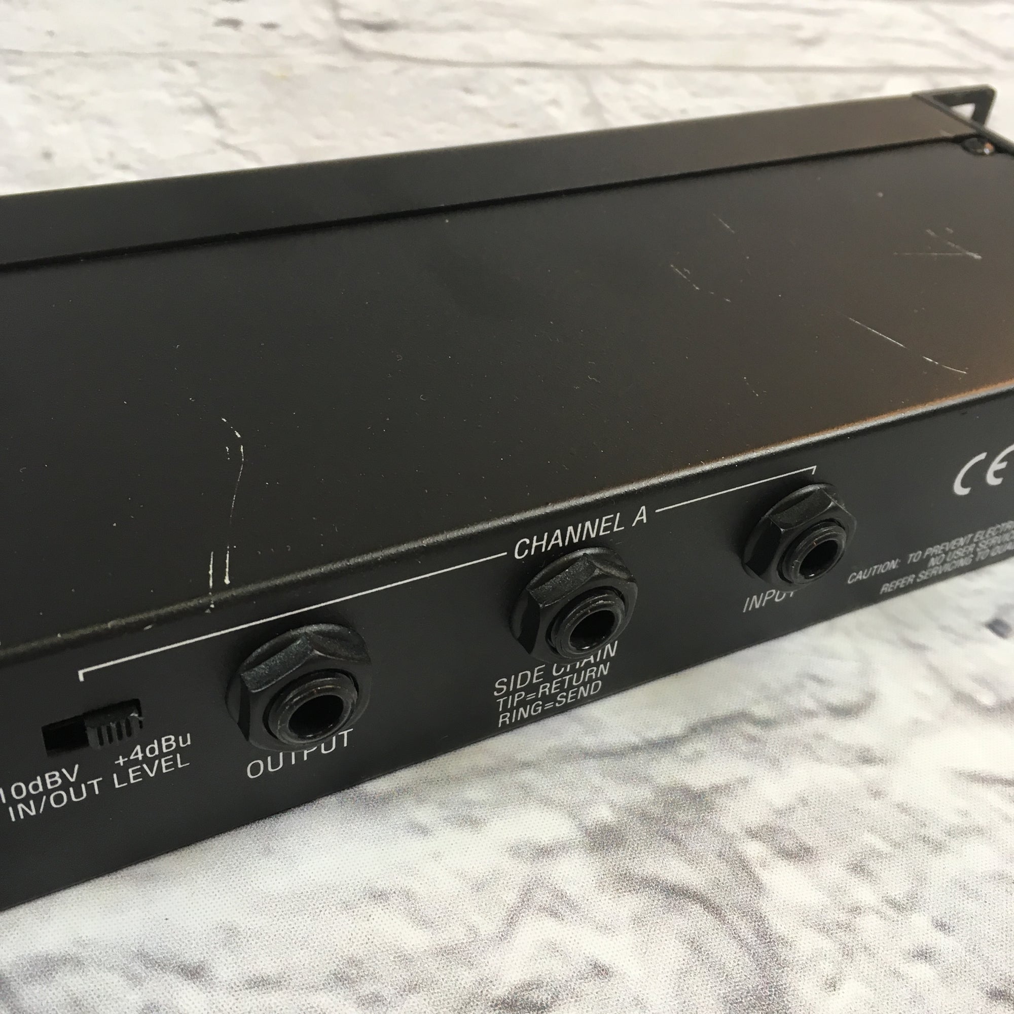 Alesis アレシス　3630 Compressor 現状品 Alesis 3630: The Daft Punk Compressor - gearnews.com