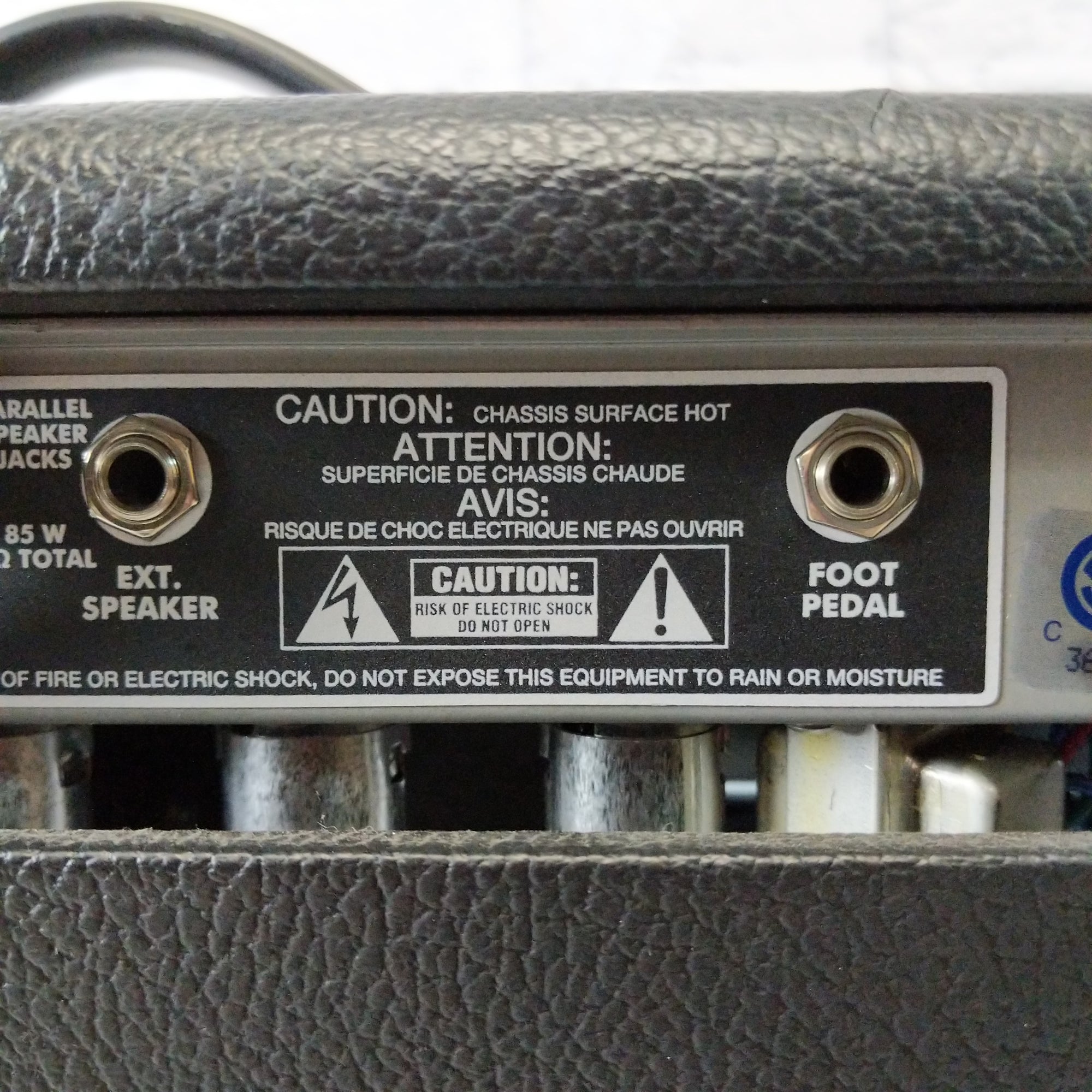 Fender '65 Twin Reverb 2x12-inch 85-watt Tube Guitar Combo Amp w/Footswitch and Cover