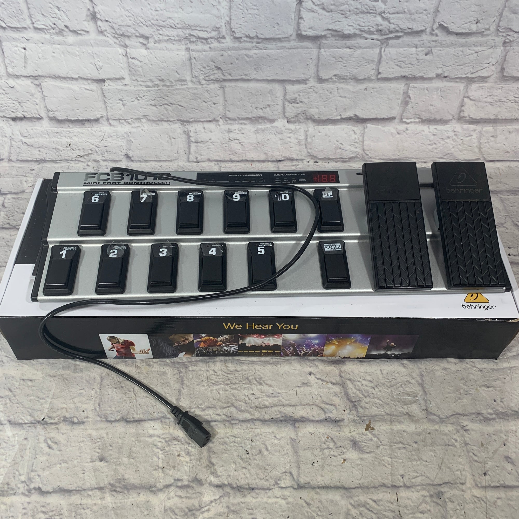 behringer midi pedal board Behringer FCB1010 Midi Foot Controller