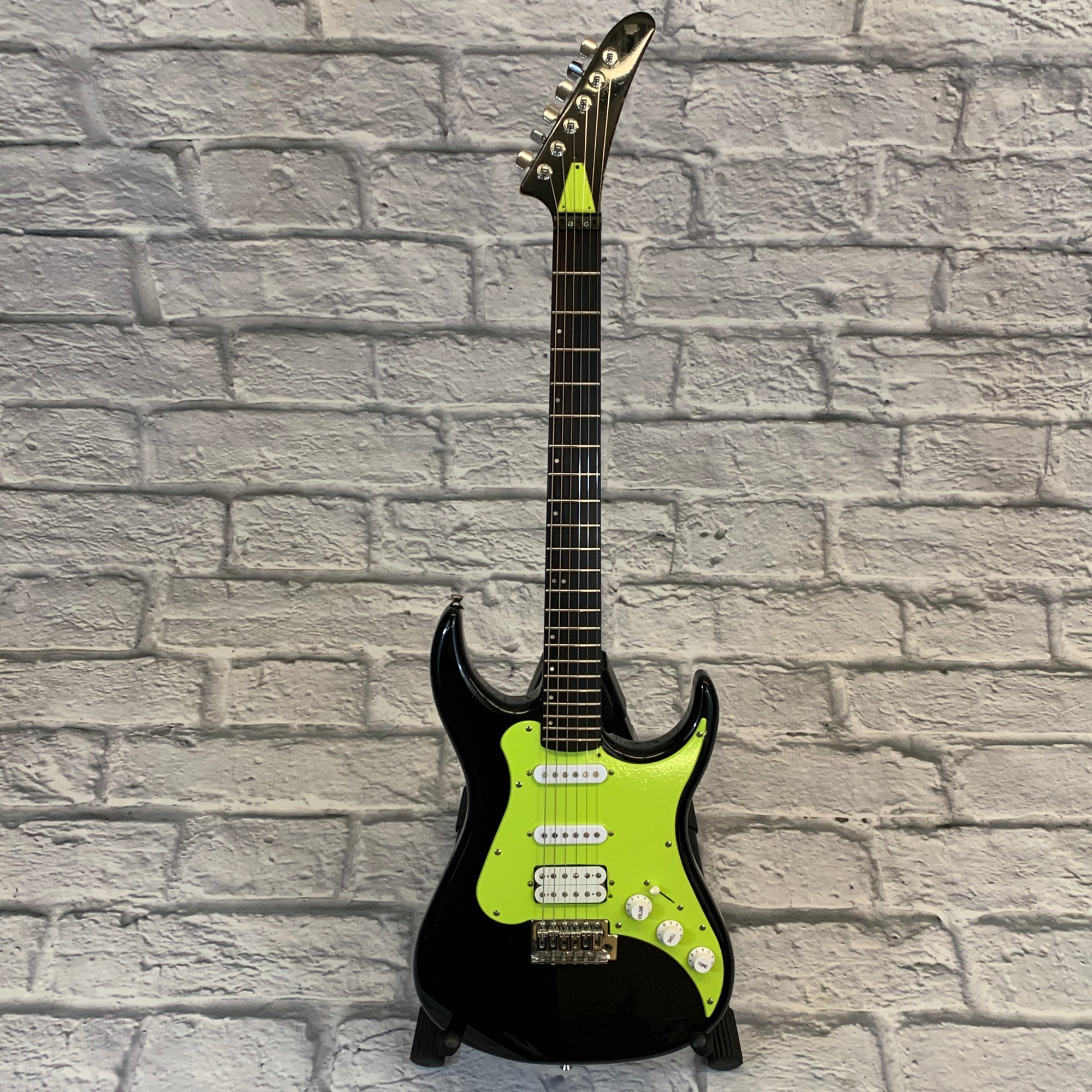 Partscaster HSS Electric Guitar Black w/ Neon Green Pickguard