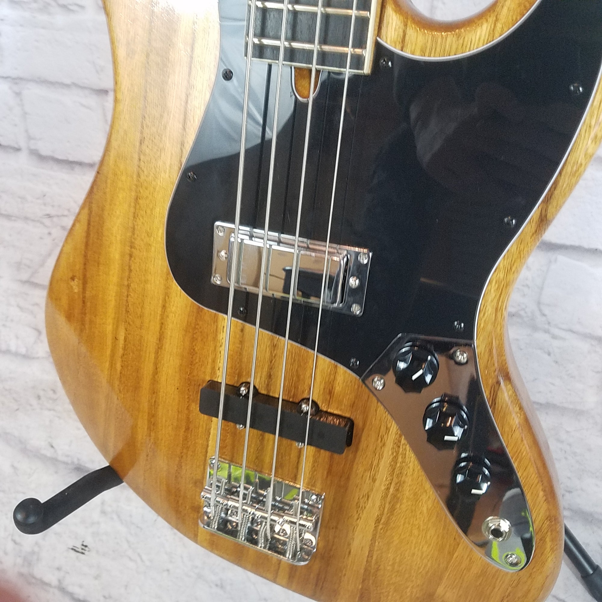 Partscaster 4 String Electric Bass Sunburst w/ Lori Neck