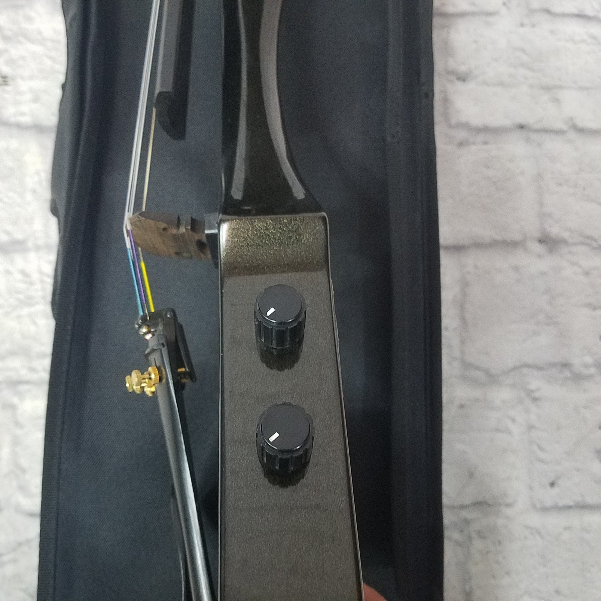 Strauss VC500-1 Made in Korea Full Size Electronic violin