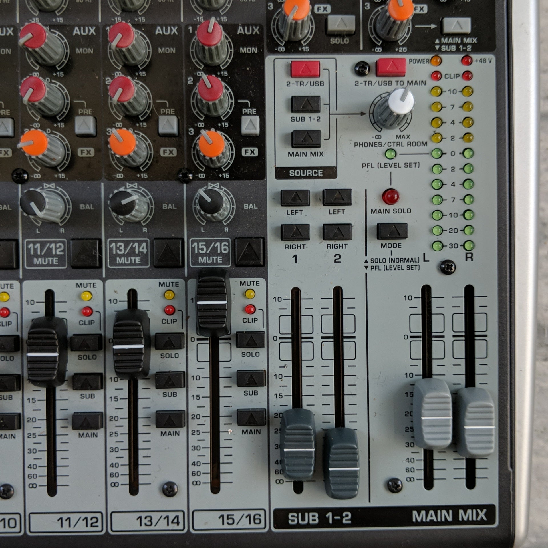 Behringer Xenyx X2222USB 22-Input Mixer with USB Interface Behringer Xenyx X2222USB 22-Input Mixer with USB Interface