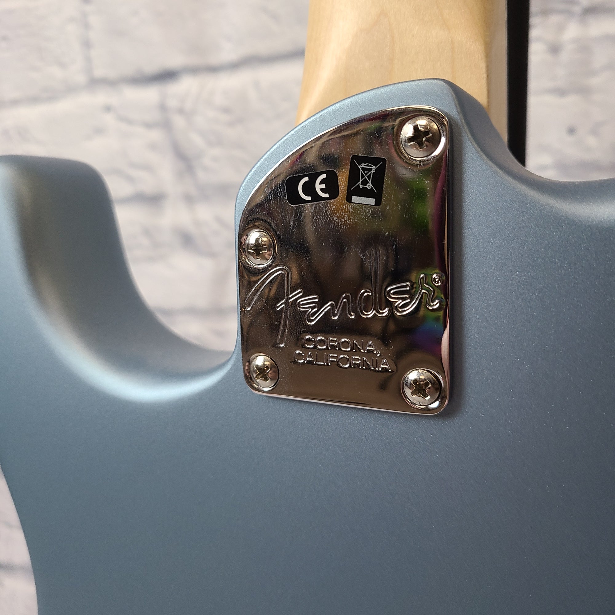 Fender American Elite Strat EB SA Ebony Fretboard - Satin Ice Blue