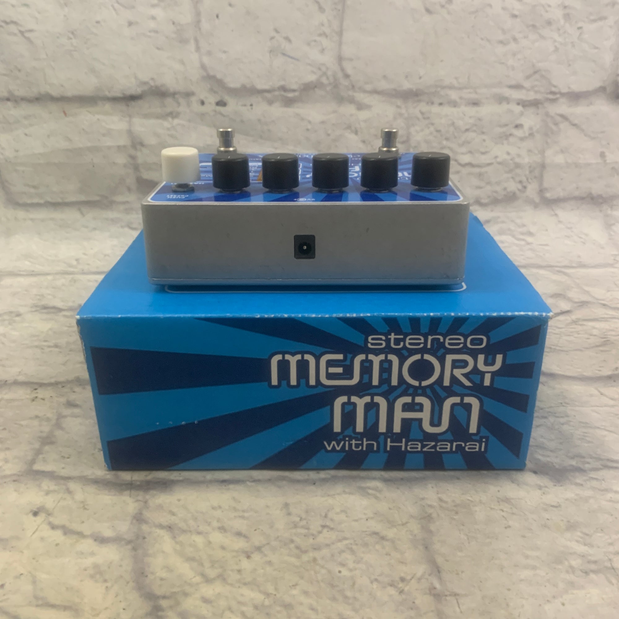 Electro-Harmonix Memory Man With Hazarai / Looper Delay Pedal