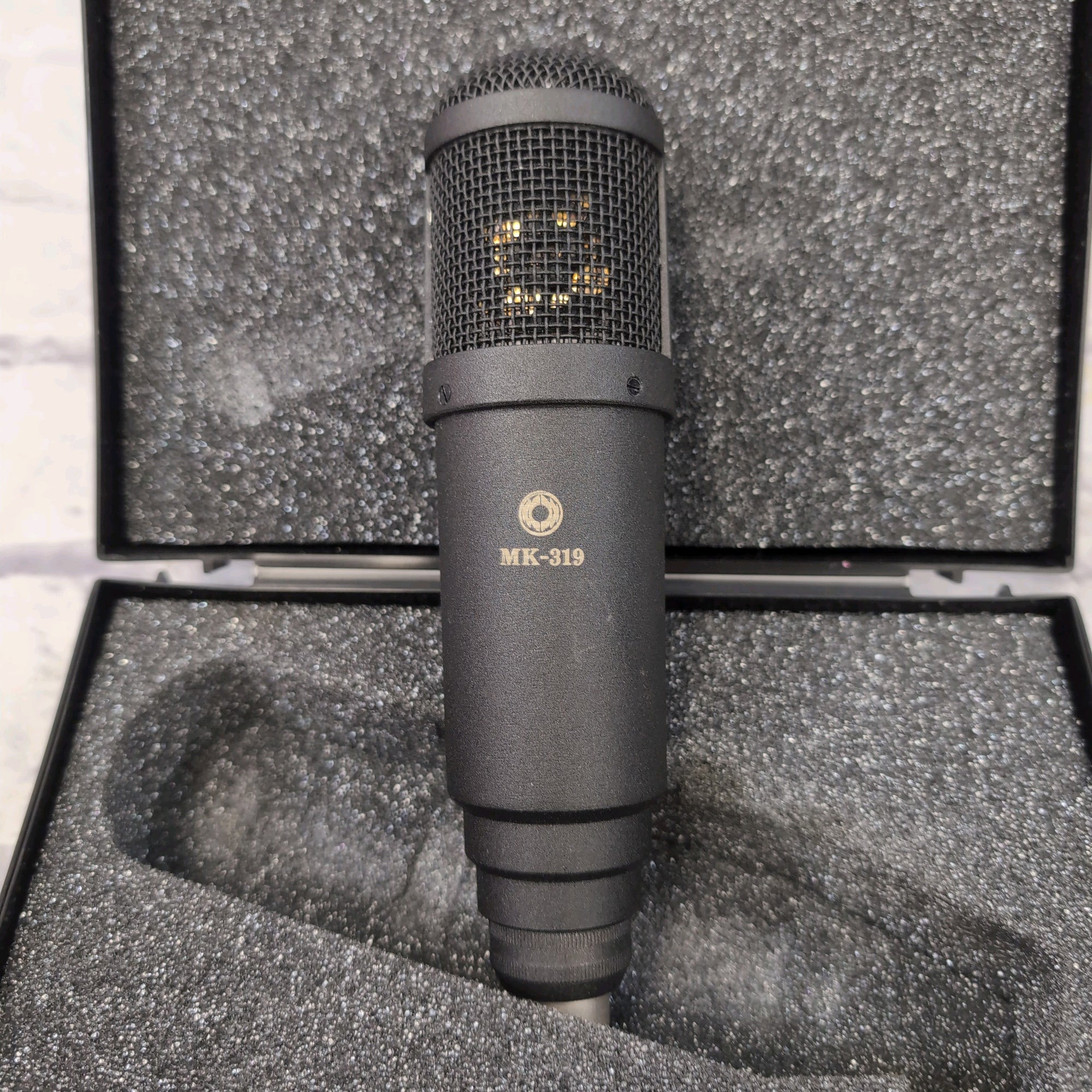 Oktava MK-319 Large Diaphragm Condenser Microphone With Case